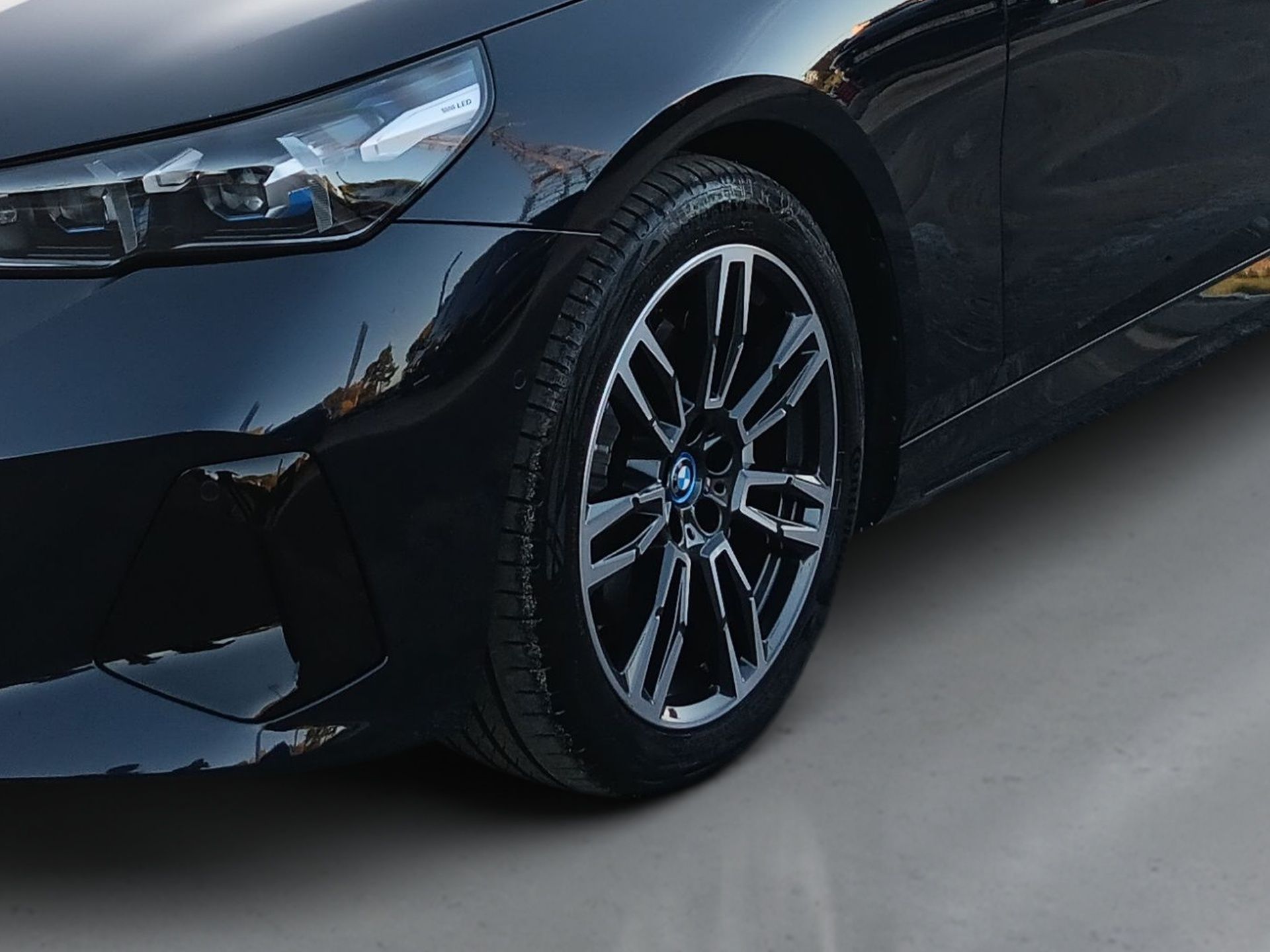 BMW i5 eDrive40 — photo 3