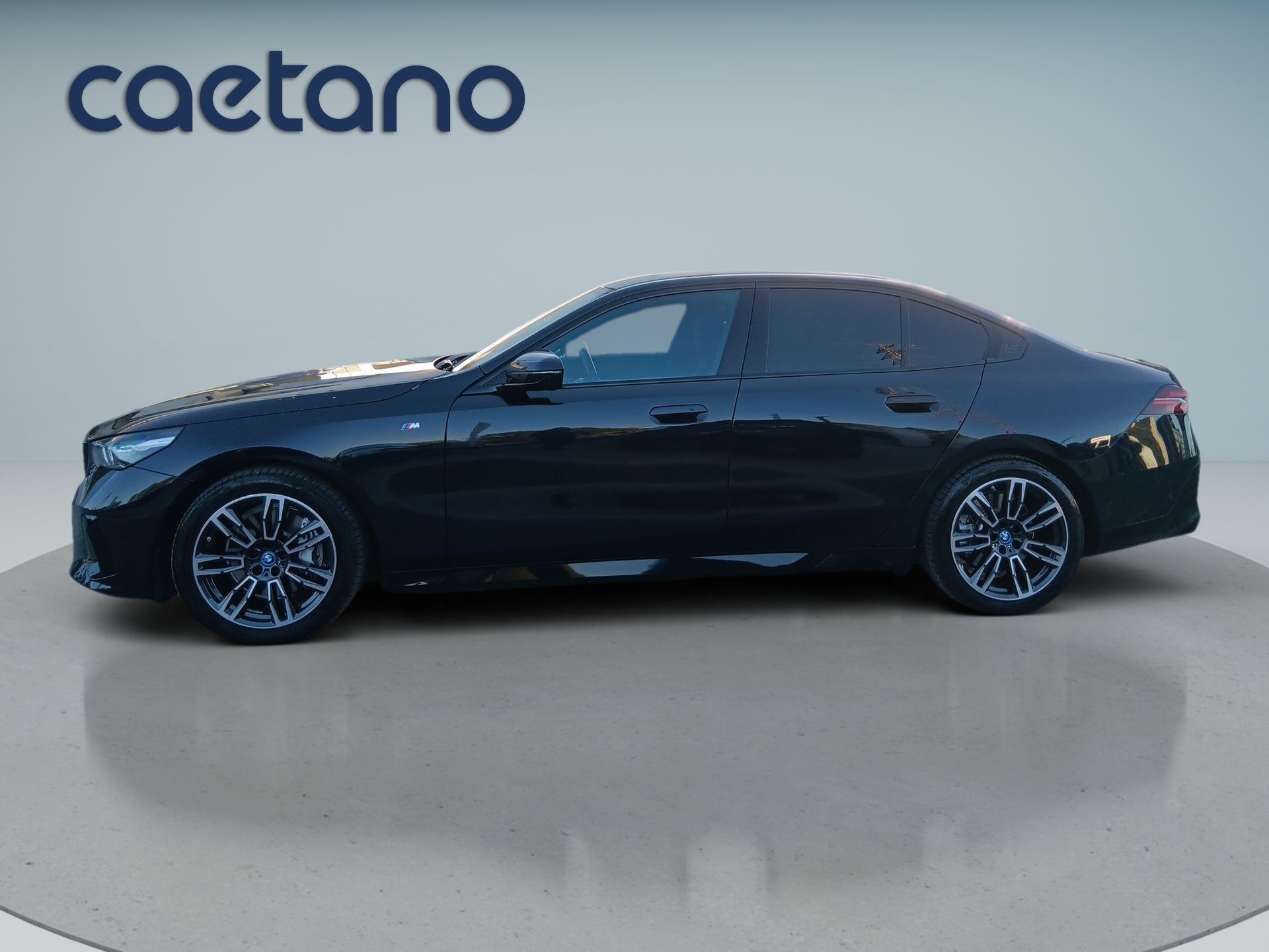 BMW i5 eDrive40 — photo 4