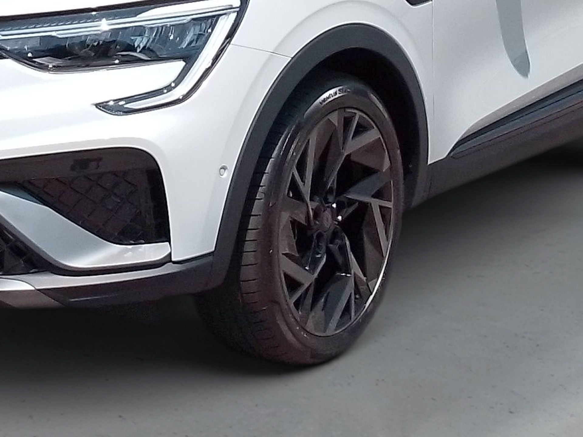 Renault Arkana TCe 160 EDC mild hybrid esprit Alpine — photo 4