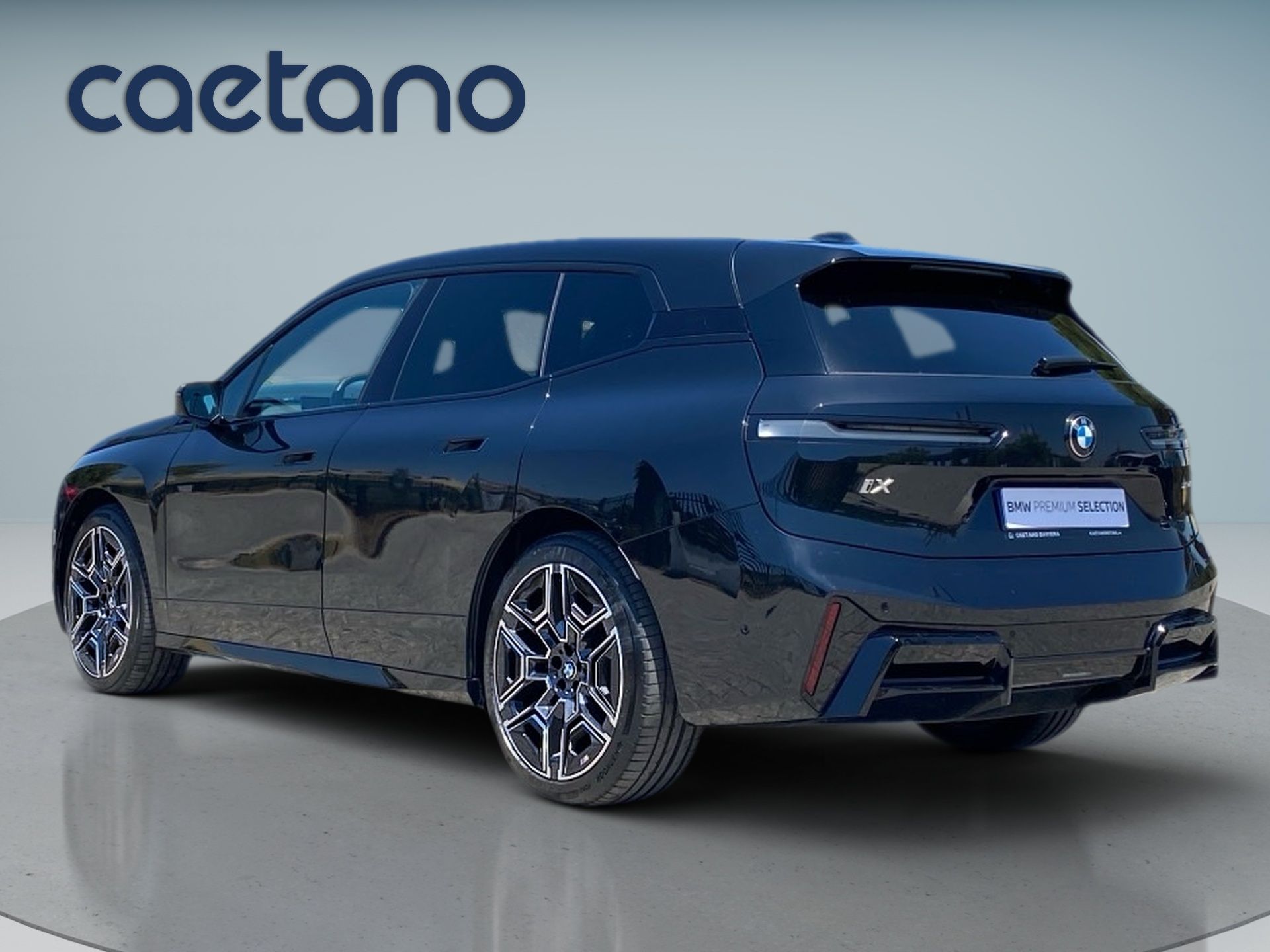 BMW iX xDrive45 — photo 4