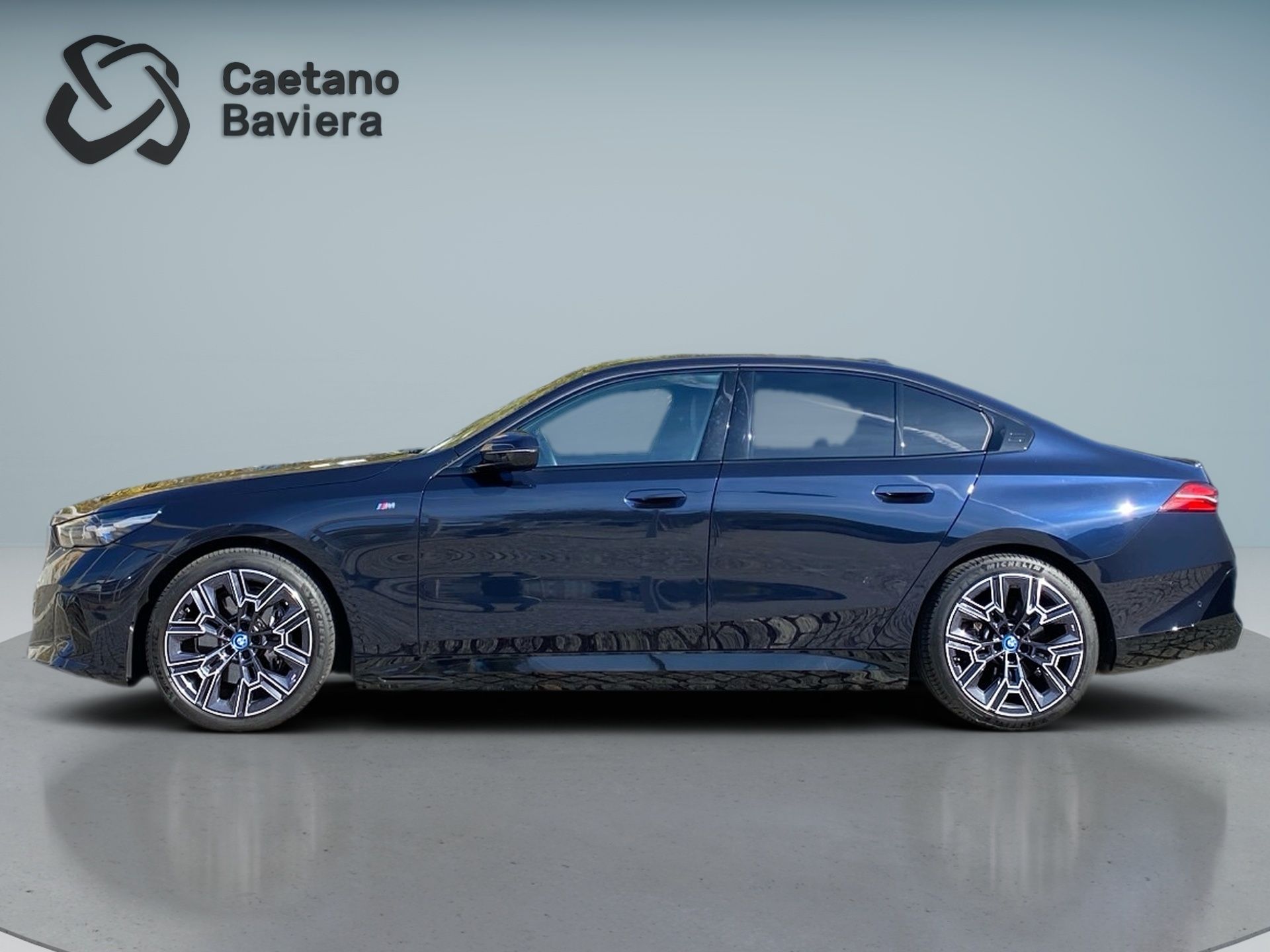 BMW i5 eDrive40 — photo 3