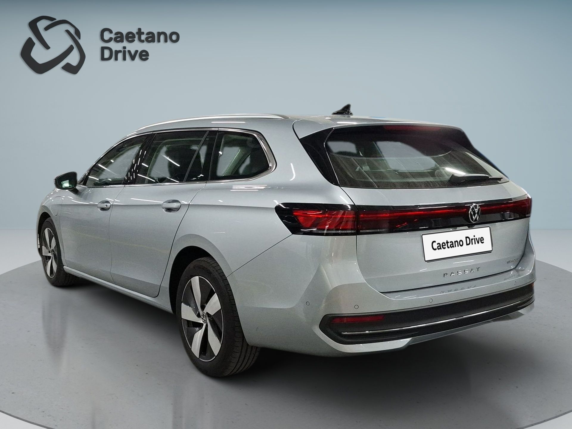 Volkswagen Passat 1.5 TSI 204cv PHEV Business DSG Variant — photo 5