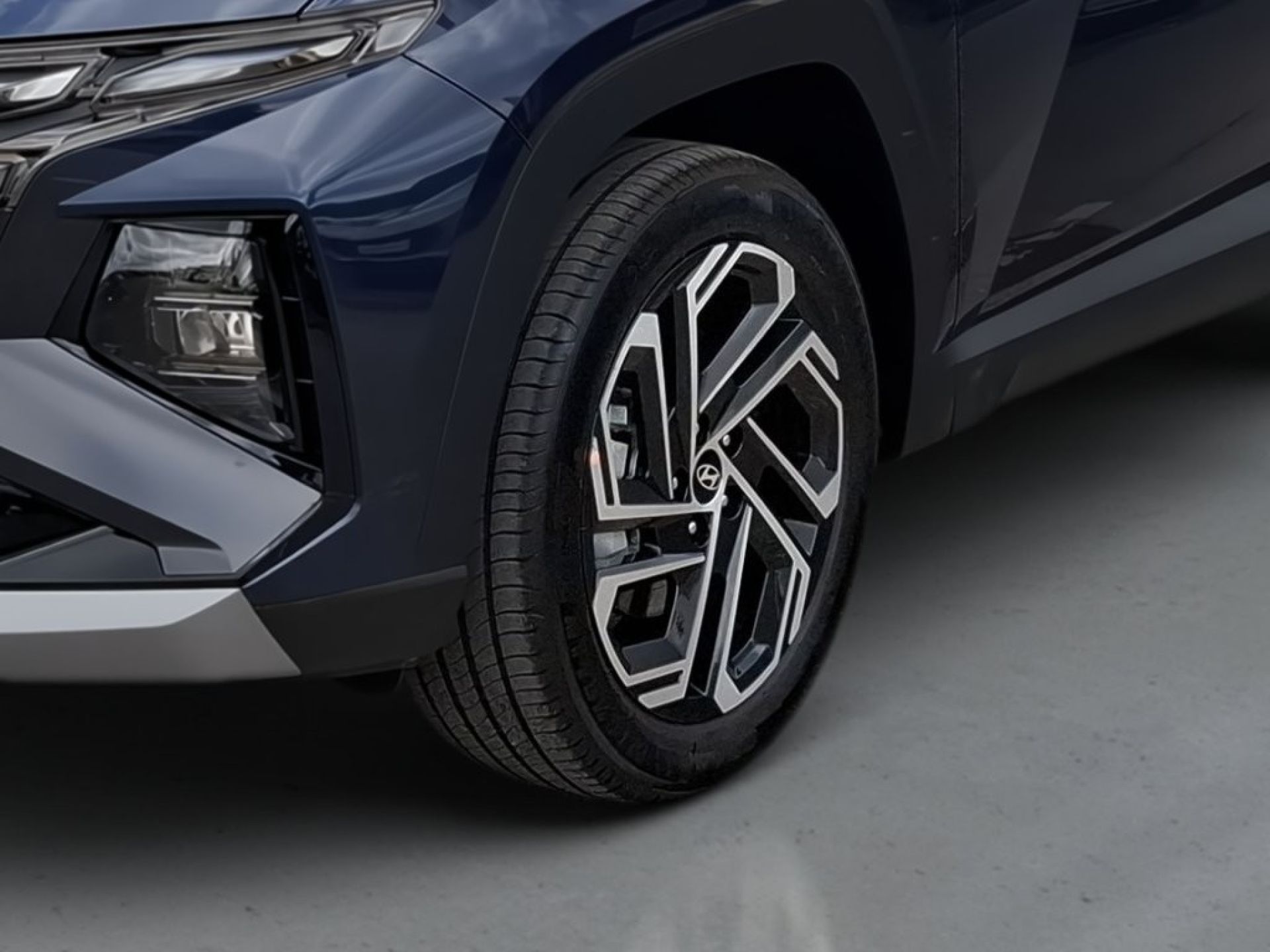 Hyundai Tucson HEV 1.6 TGDI AT Vanguard MY25 — photo 4