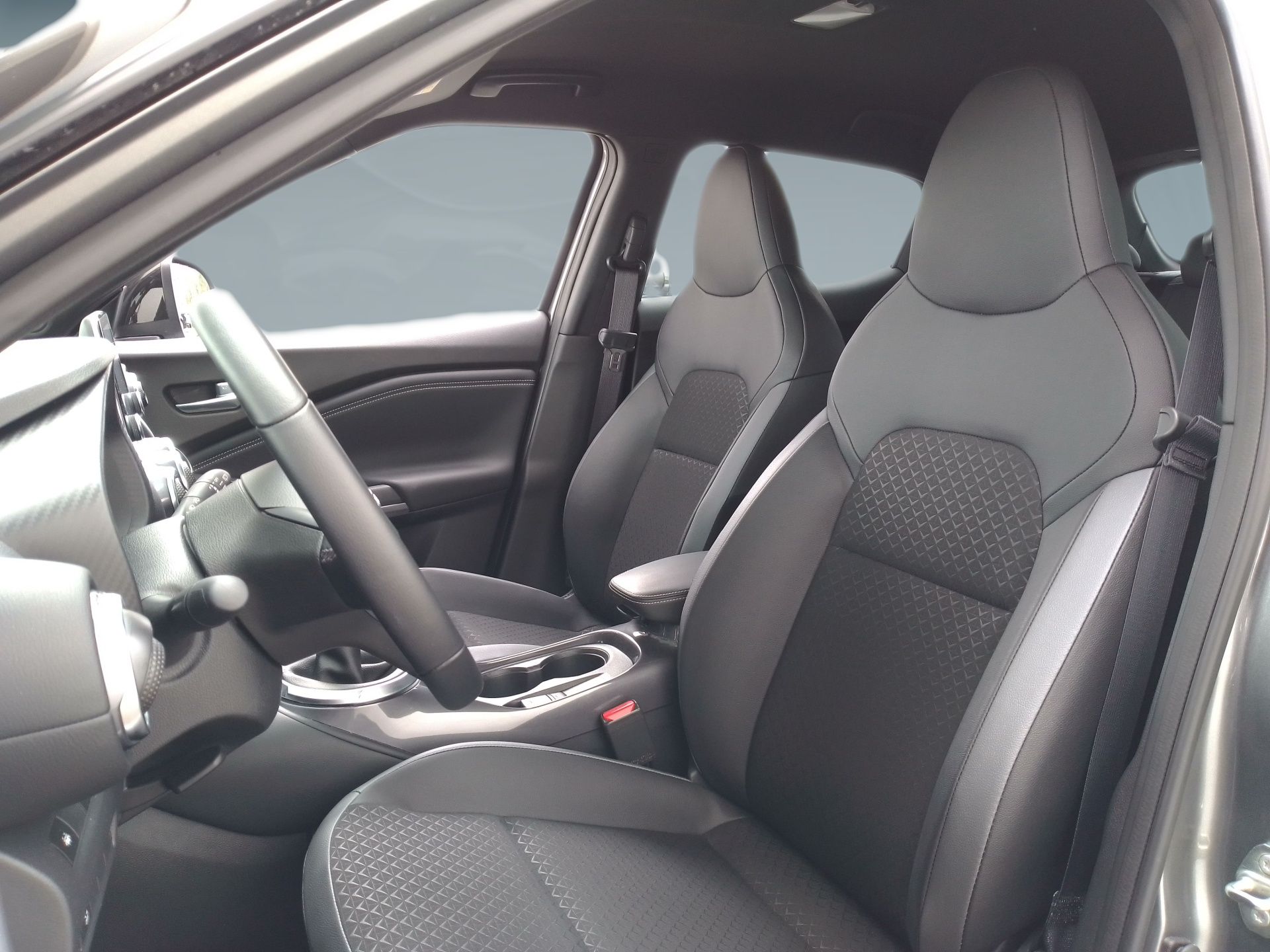Nissan JUKE 1.0 DIG-T 114cv N-Connecta TT — photo 2