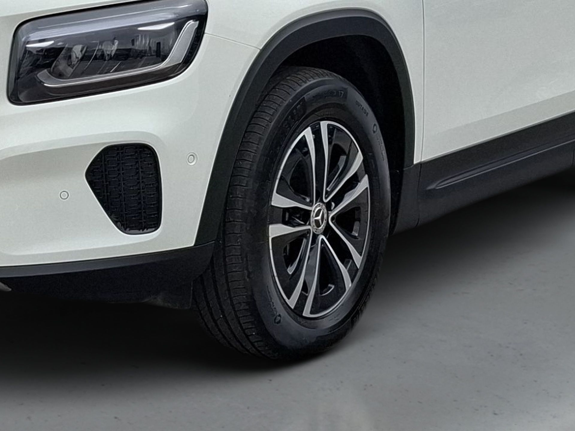 Mercedes-Benz GLB GLB 180 d Auto — photo 3