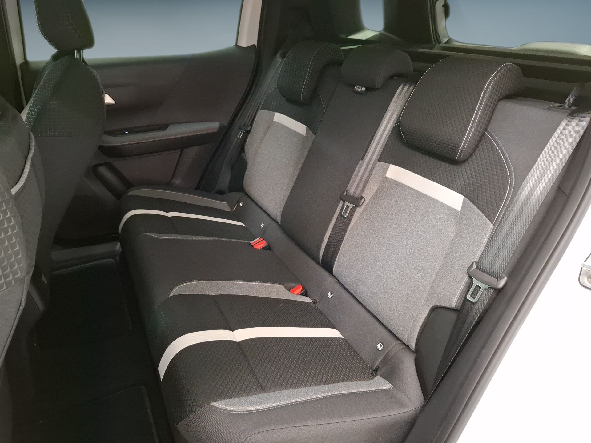 Opel Frontera Electric GS 83kW CA Bat. 44kWh — photo 2