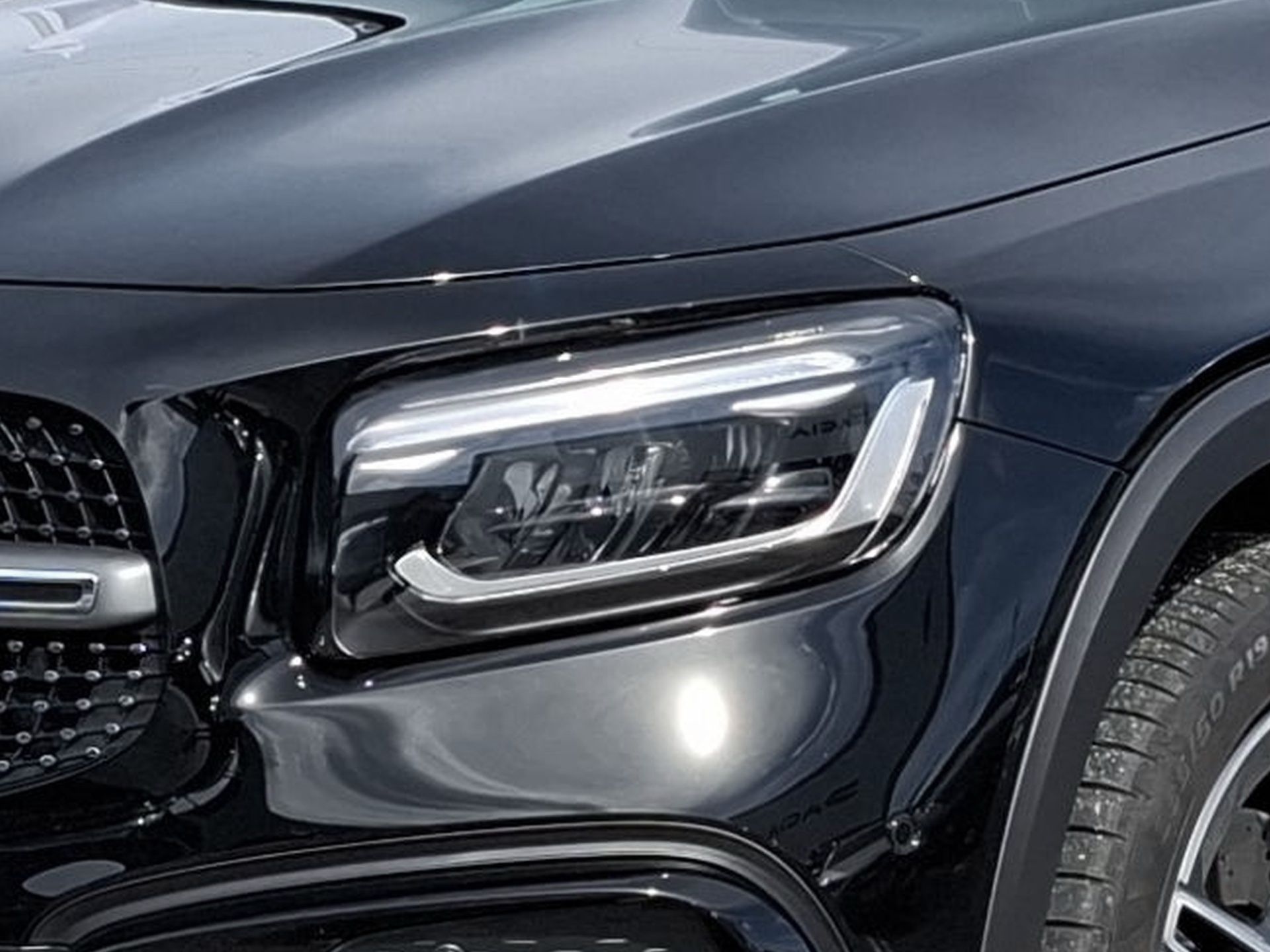 Mercedes-Benz GLB GLB 180 d Auto — photo 3