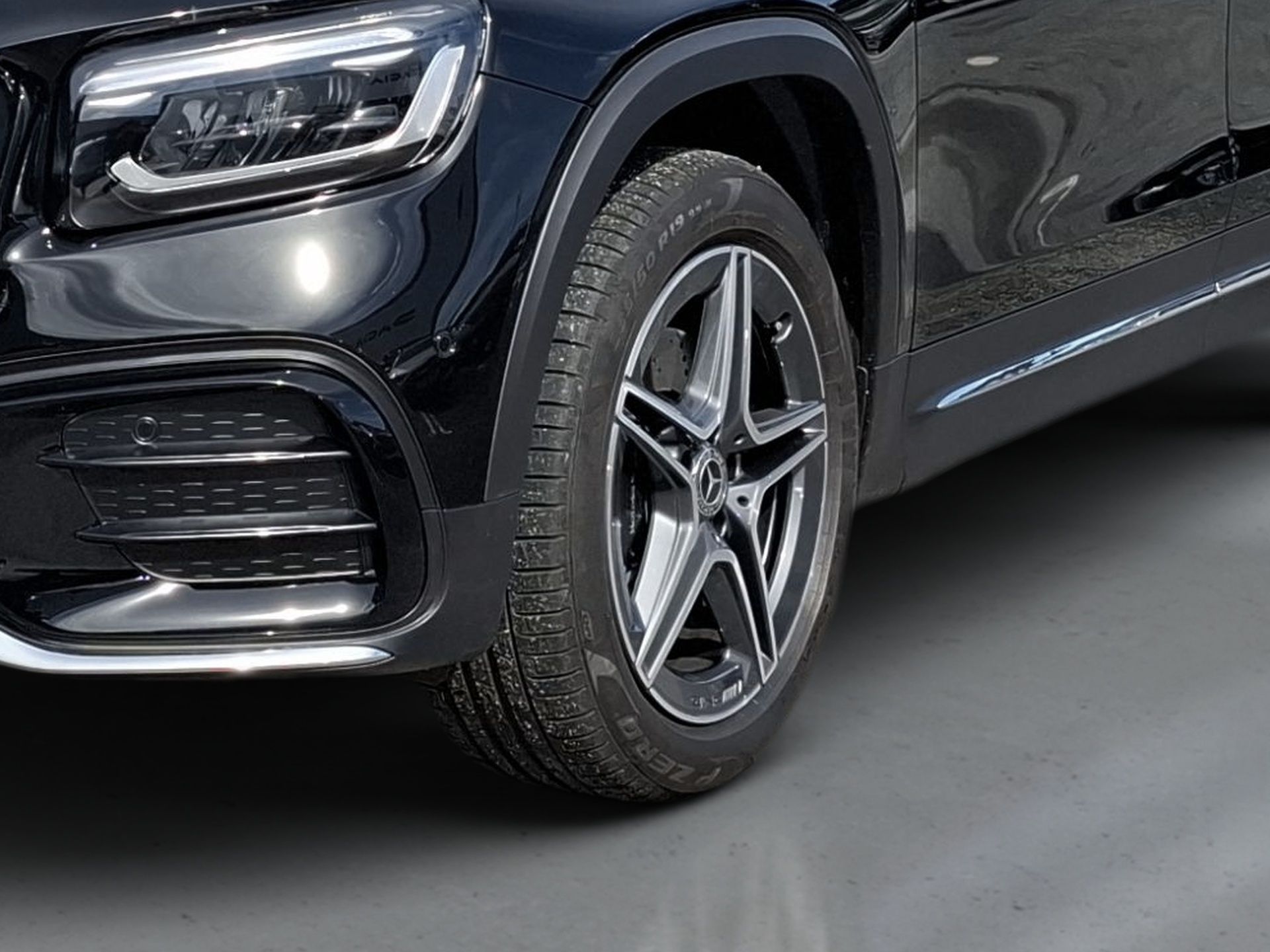Mercedes-Benz GLB GLB 180 d Auto — photo 4