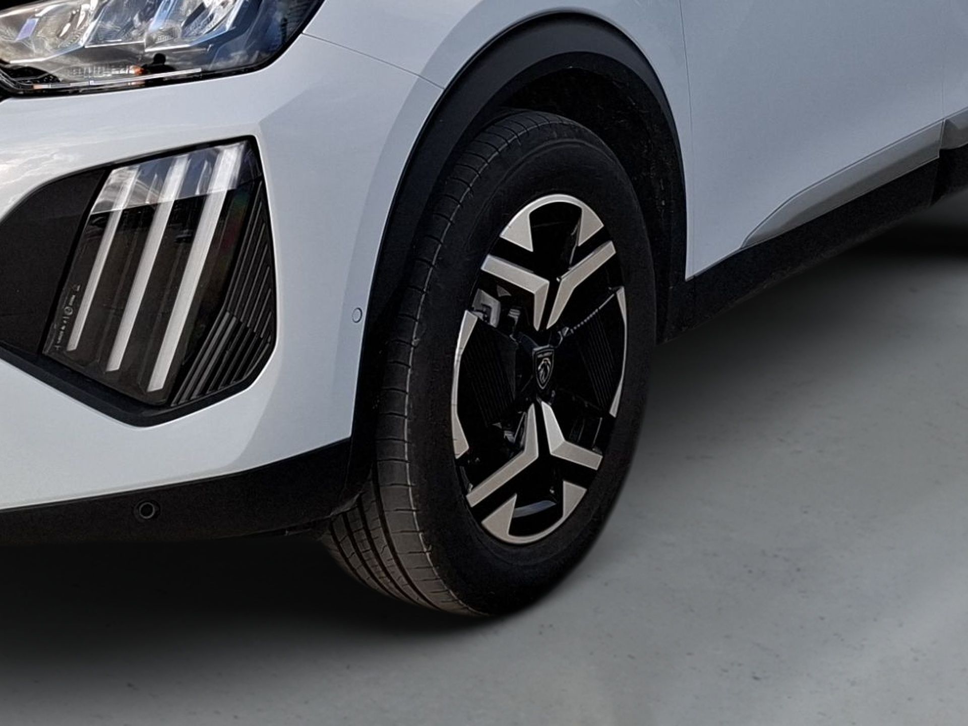 Peugeot 2008 1.2 100 cv Allure — photo 5