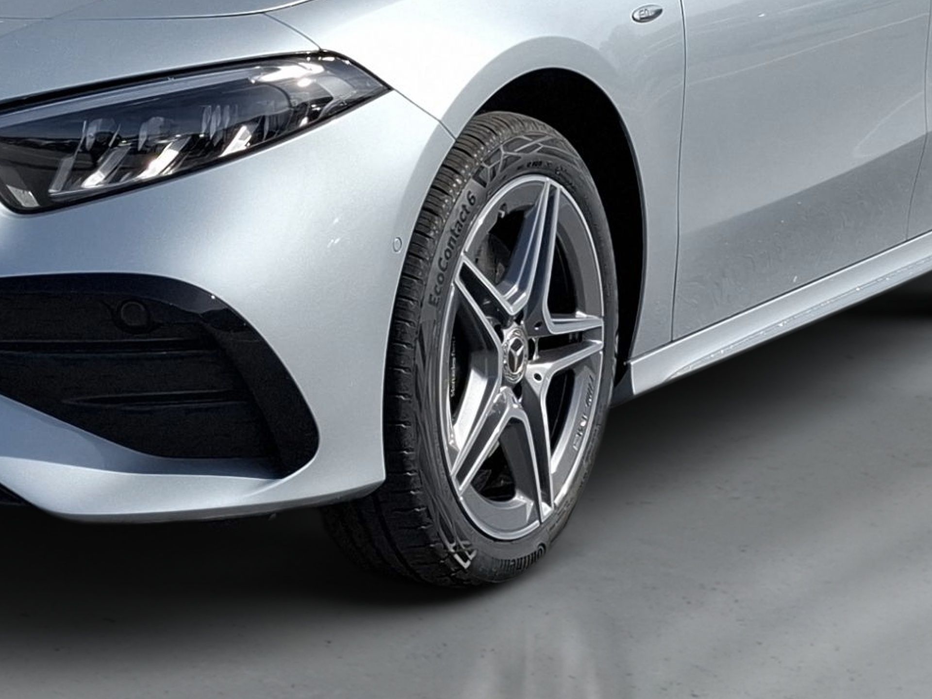 Mercedes-Benz Classe A 250 e com tecnologia EQ Auto — photo 2