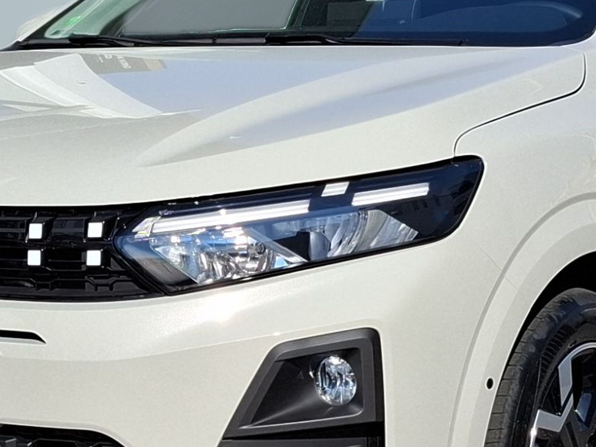 Dacia Sandero Eco-G 120 Journey — photo 3
