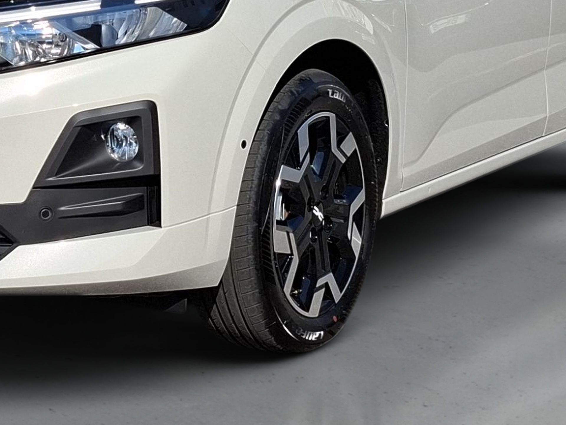Dacia Sandero Eco-G 120 Journey — photo 5