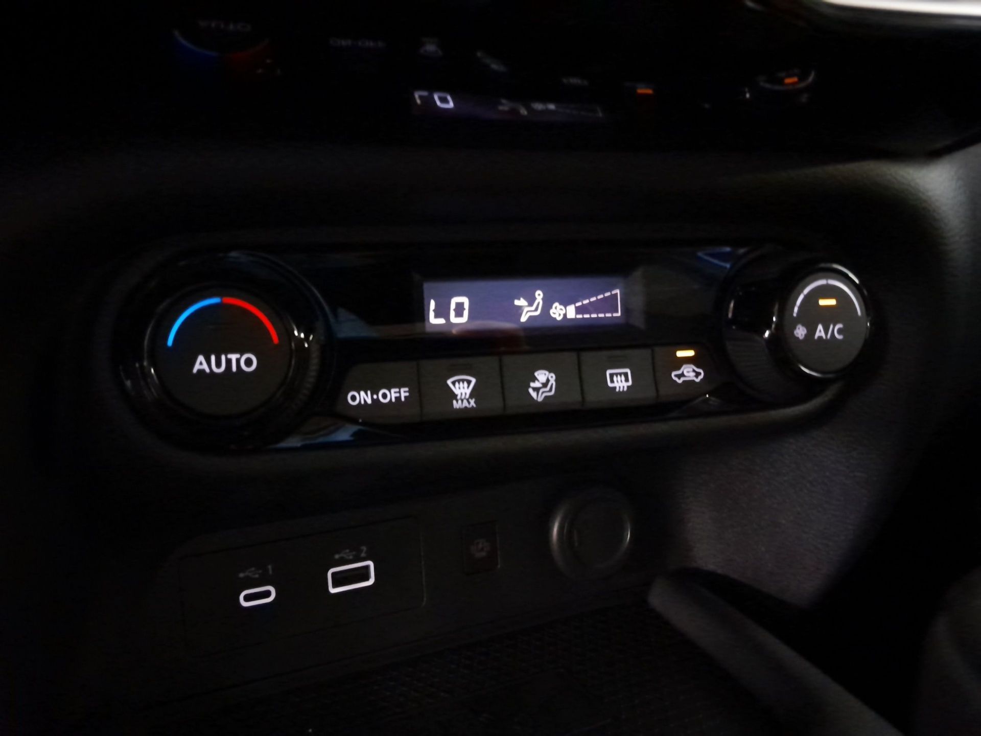 Nissan JUKE 1.0 DIG-T 114cv N-Connecta DCT — photo 2