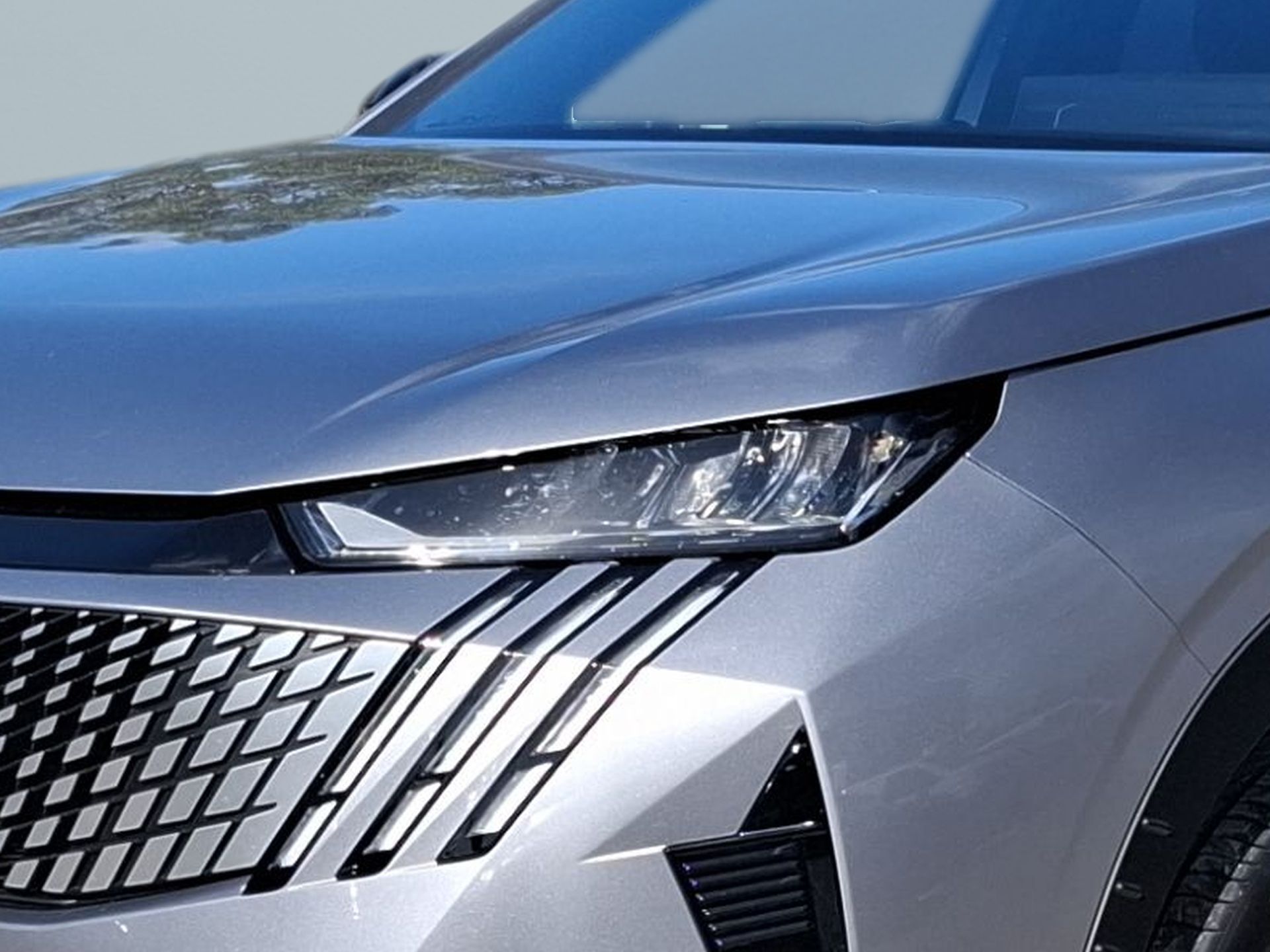 Peugeot 5008 Allure Hybrid 145cv e-DCS6 — photo 4