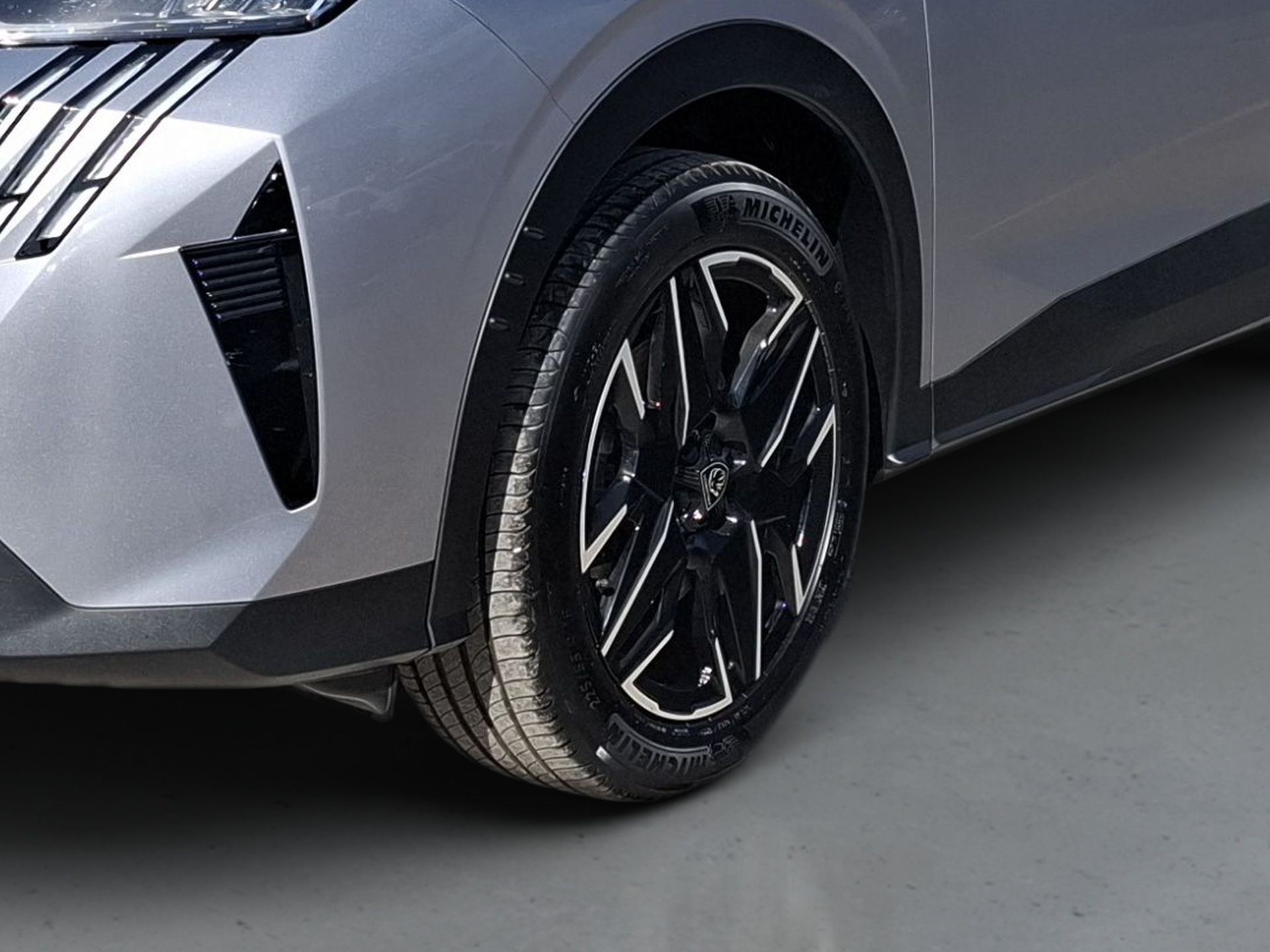 Peugeot 5008 Allure Hybrid 145cv e-DCS6 — photo 5
