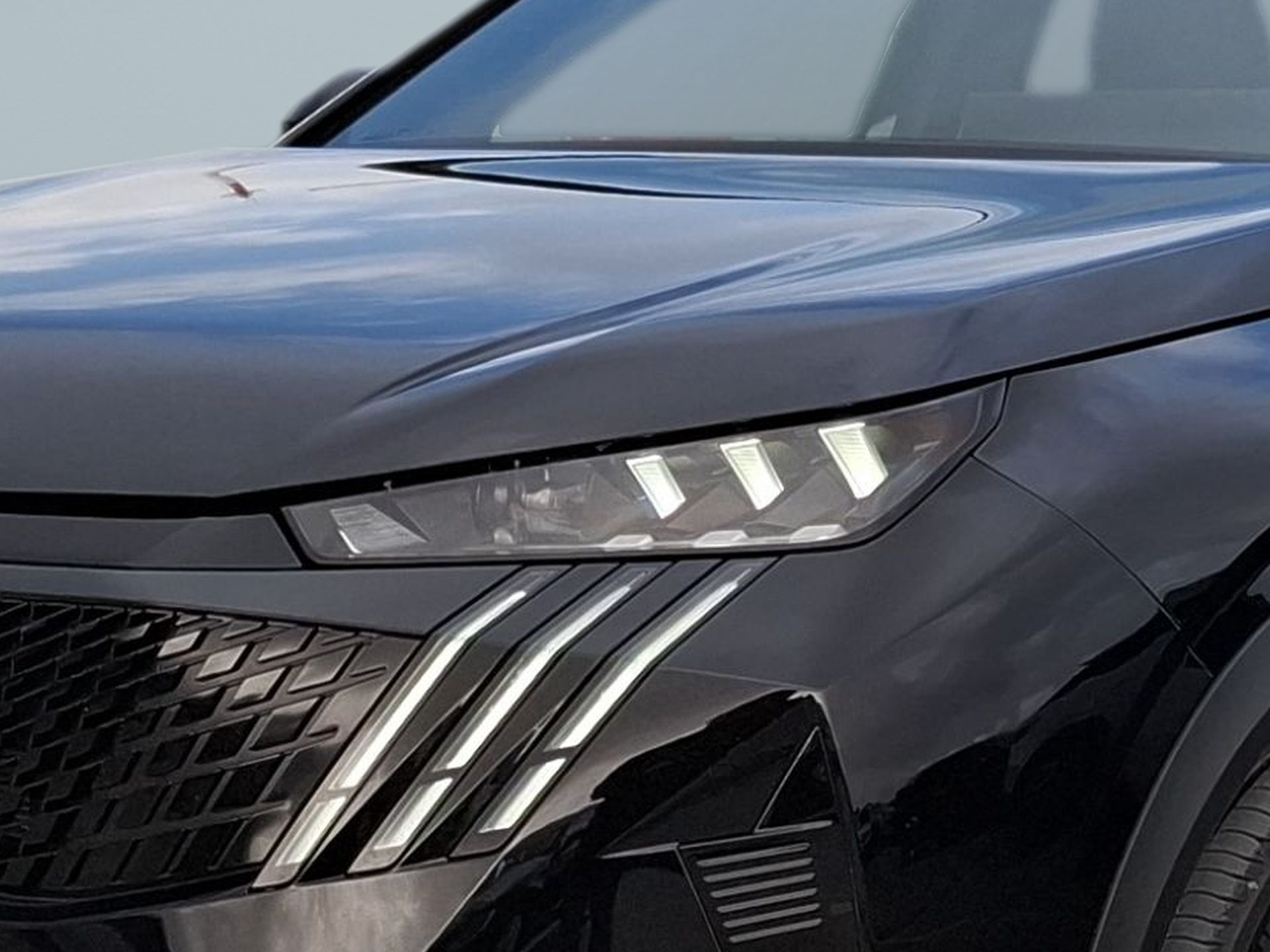 Peugeot 5008 GT Plug-in Hybrid 195cv e-DCS7 — photo 4