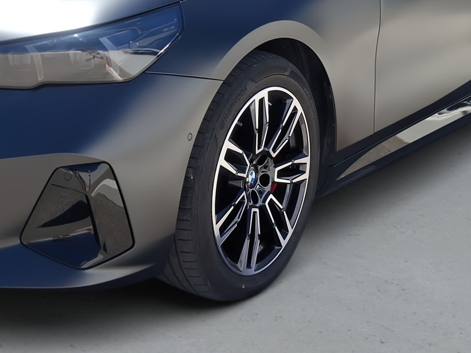 BMW i5 eDrive40 — photo 5