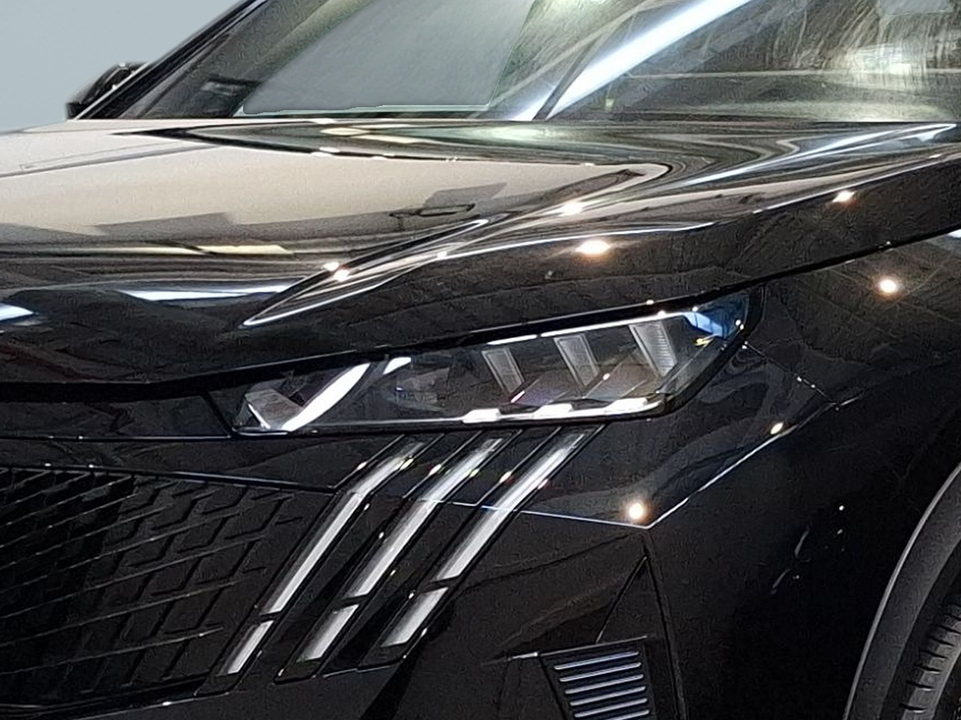 Peugeot 5008 GT Plug-in Hybrid 195cv e-DCS7 — photo 4
