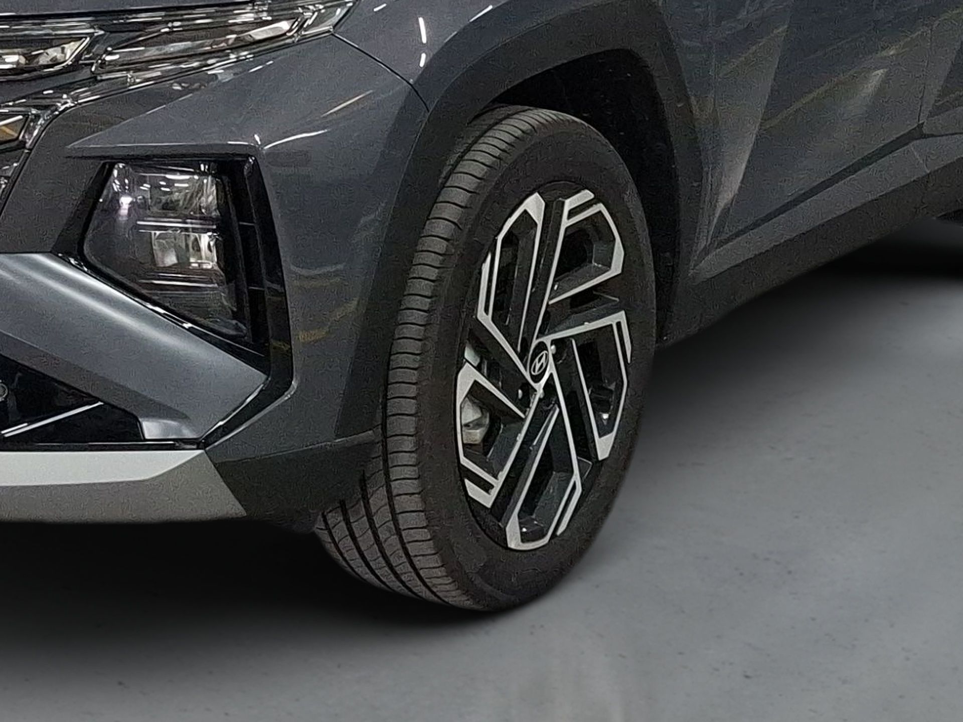 Hyundai Tucson PHEV 1.6 TGDI AT e-Vanguard + TT MY25 — photo 2