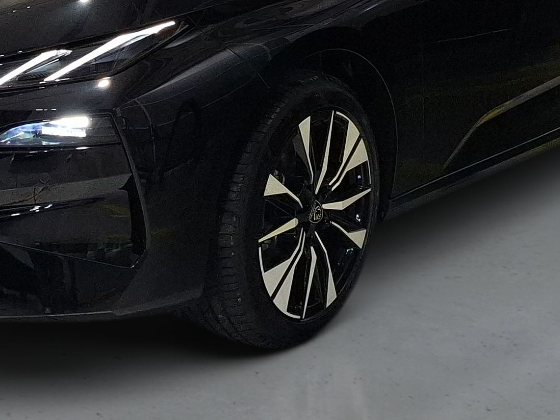 Peugeot 308 SW SW Hybrid Plug-In Allure 195cv e-DCS7 — photo 2