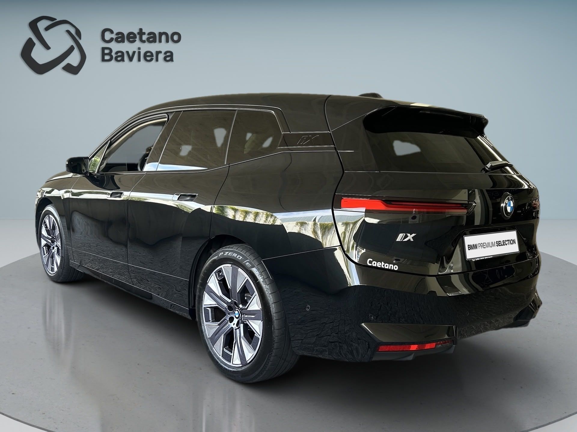 BMW iX xDrive45 — photo 4