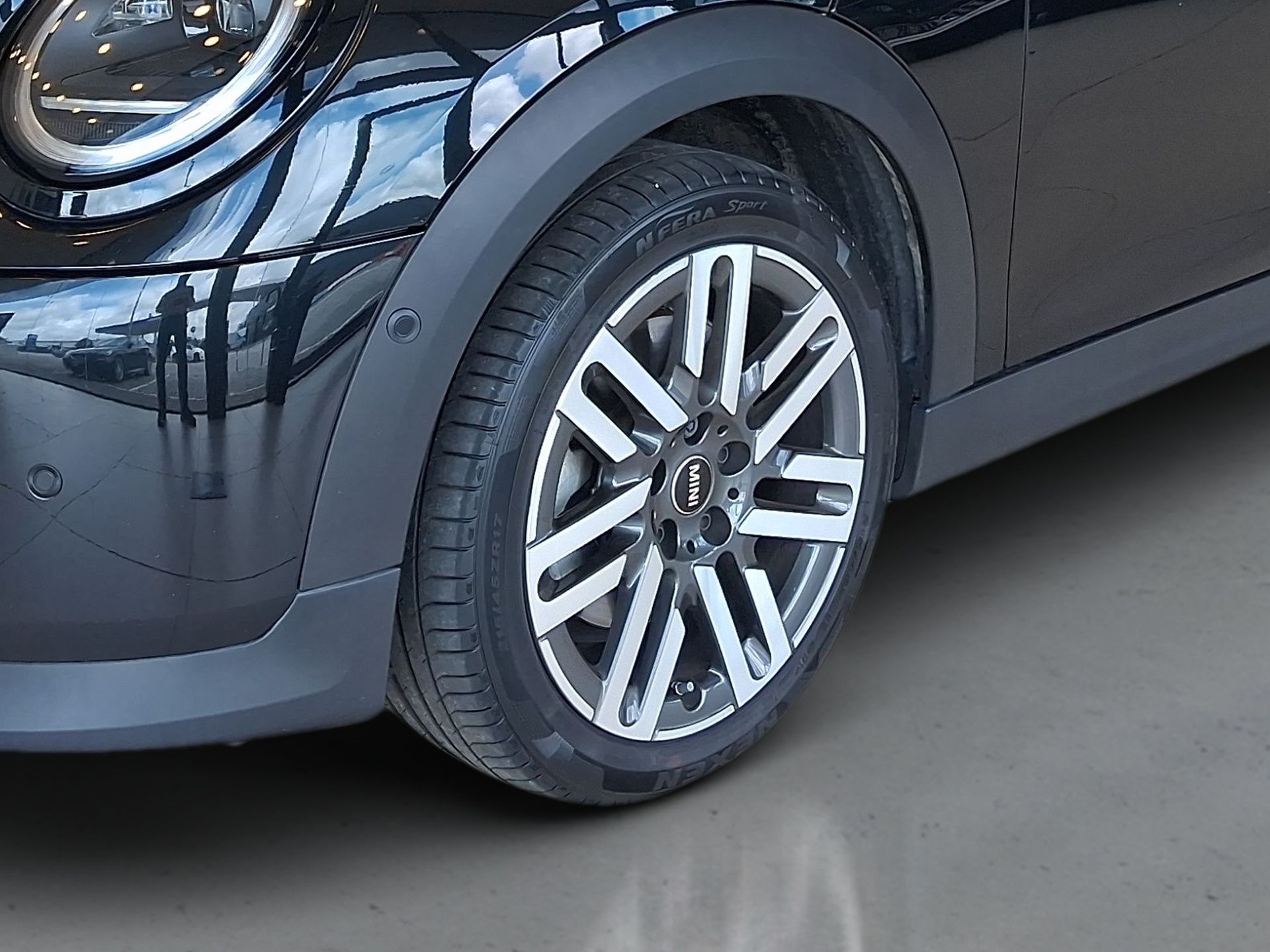 MINI Cooper 1.5 C — photo 2