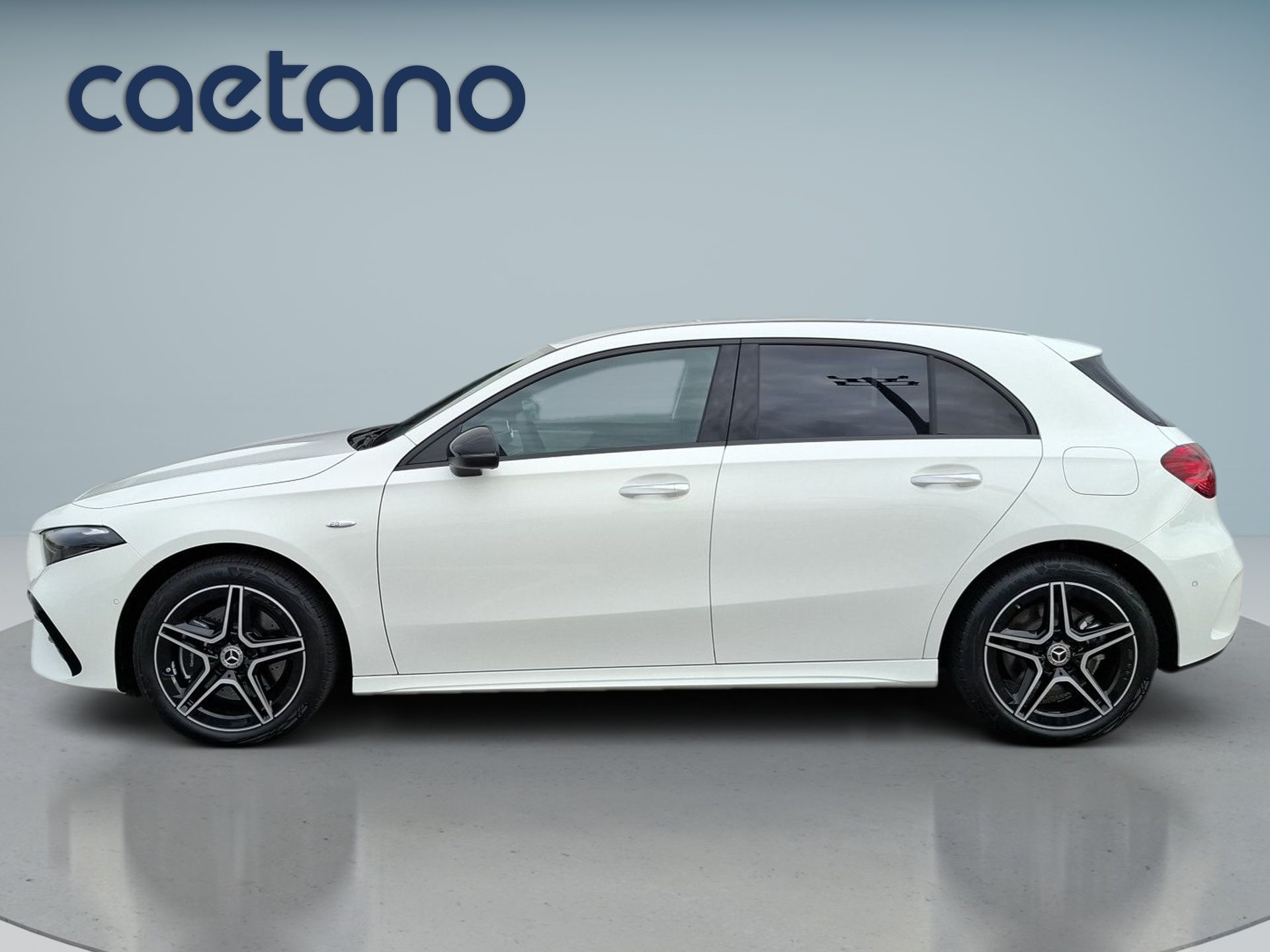 Mercedes-Benz Classe A 250 e com tecnologia EQ Auto — photo 2