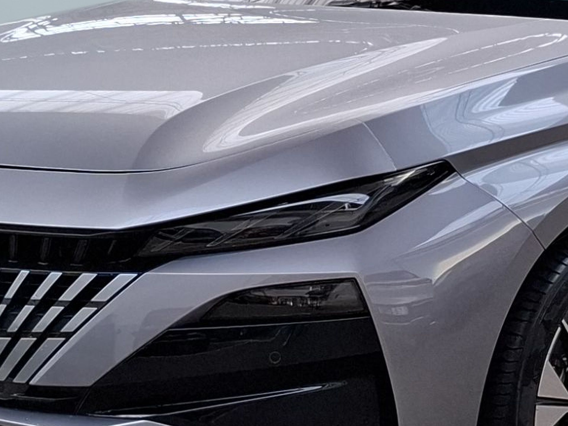 Peugeot 308 SW SW Allure 1.2 Hybrid 145cv e-DCS6 — photo 4