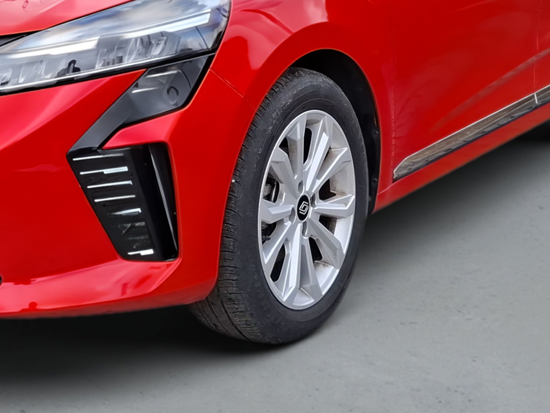 Renault Clio TCe 100 Bi-Fuel Evolution — photo 3
