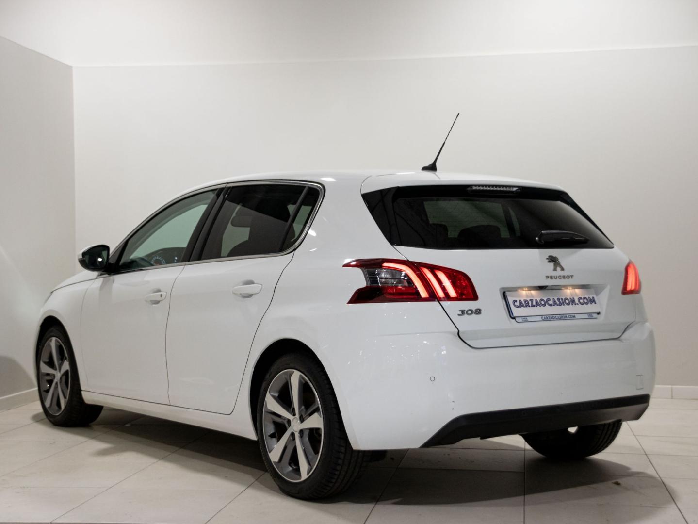 Peugeot 308 5p Allure 1.2 PureTech 81KW (110CV)
