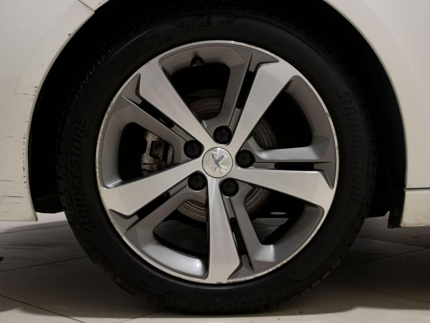 Peugeot 308 5p Allure 1.2 PureTech 81KW (110CV)