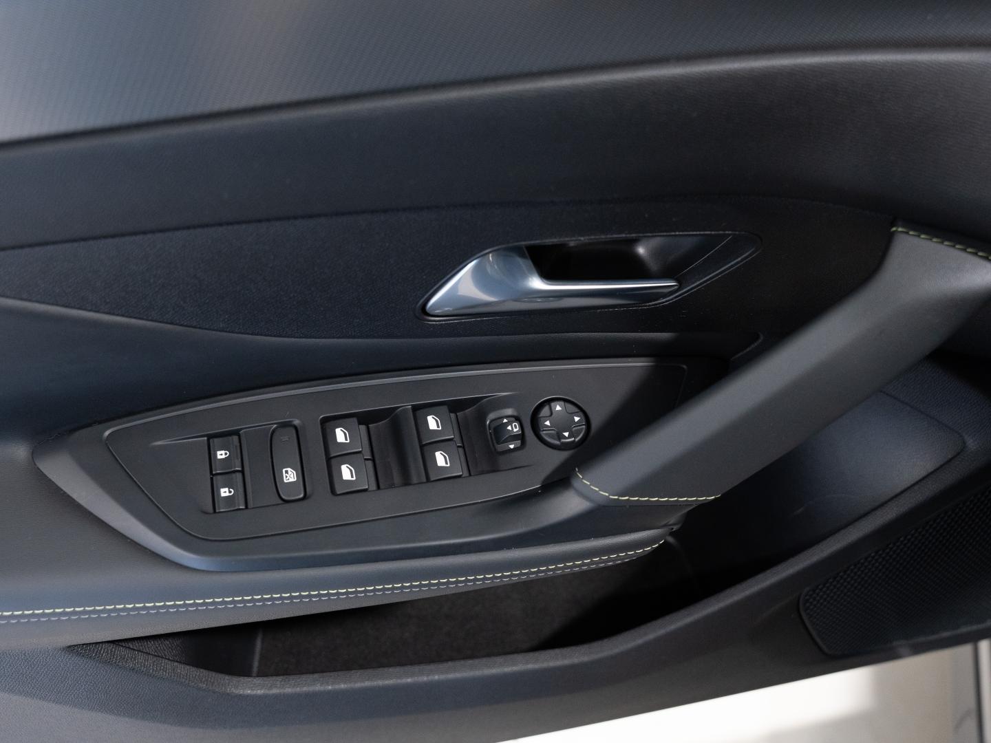 Peugeot 308 5P GT PureTech 130 S&S EAT8