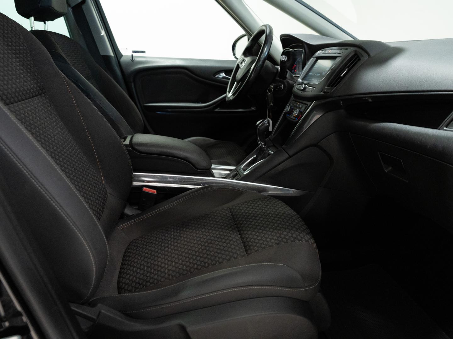 Opel Zafira Tourer 1.4 T 103kW (140CV) Excellence Auto 17