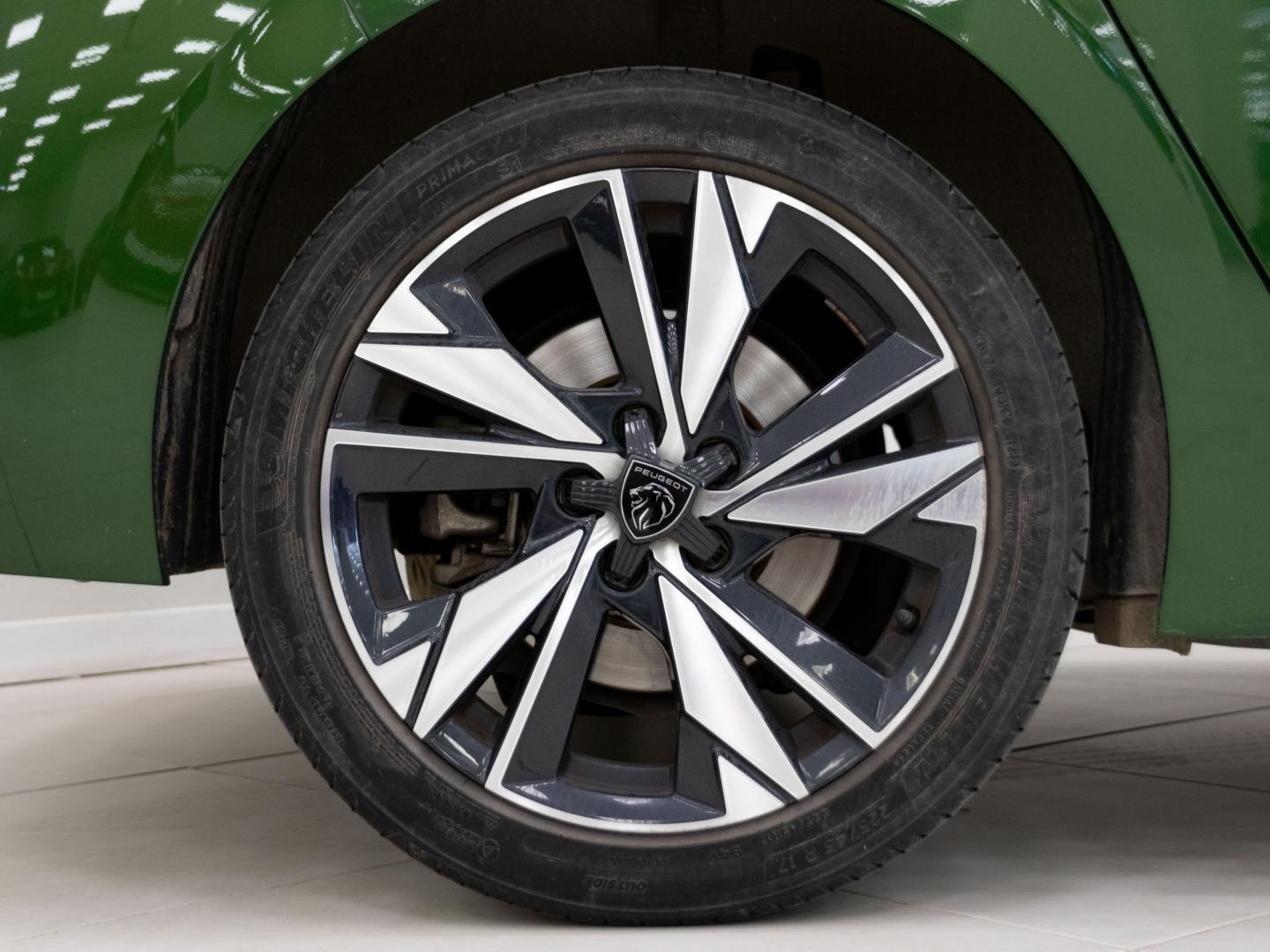 Peugeot 308 5P Allure Hybrid 180 eEAT8