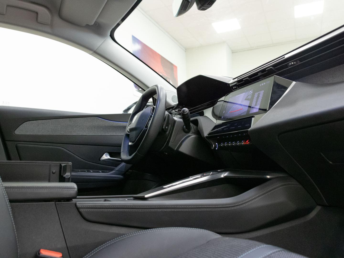 Peugeot 308 5P Allure Hybrid 180 eEAT8