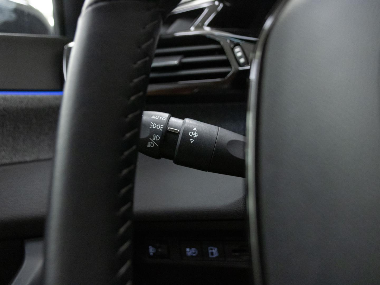 Peugeot 308 5P Allure Hybrid 180 eEAT8