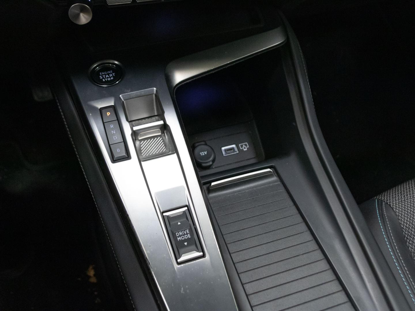 Peugeot 308 5P Allure Hybrid 180 eEAT8