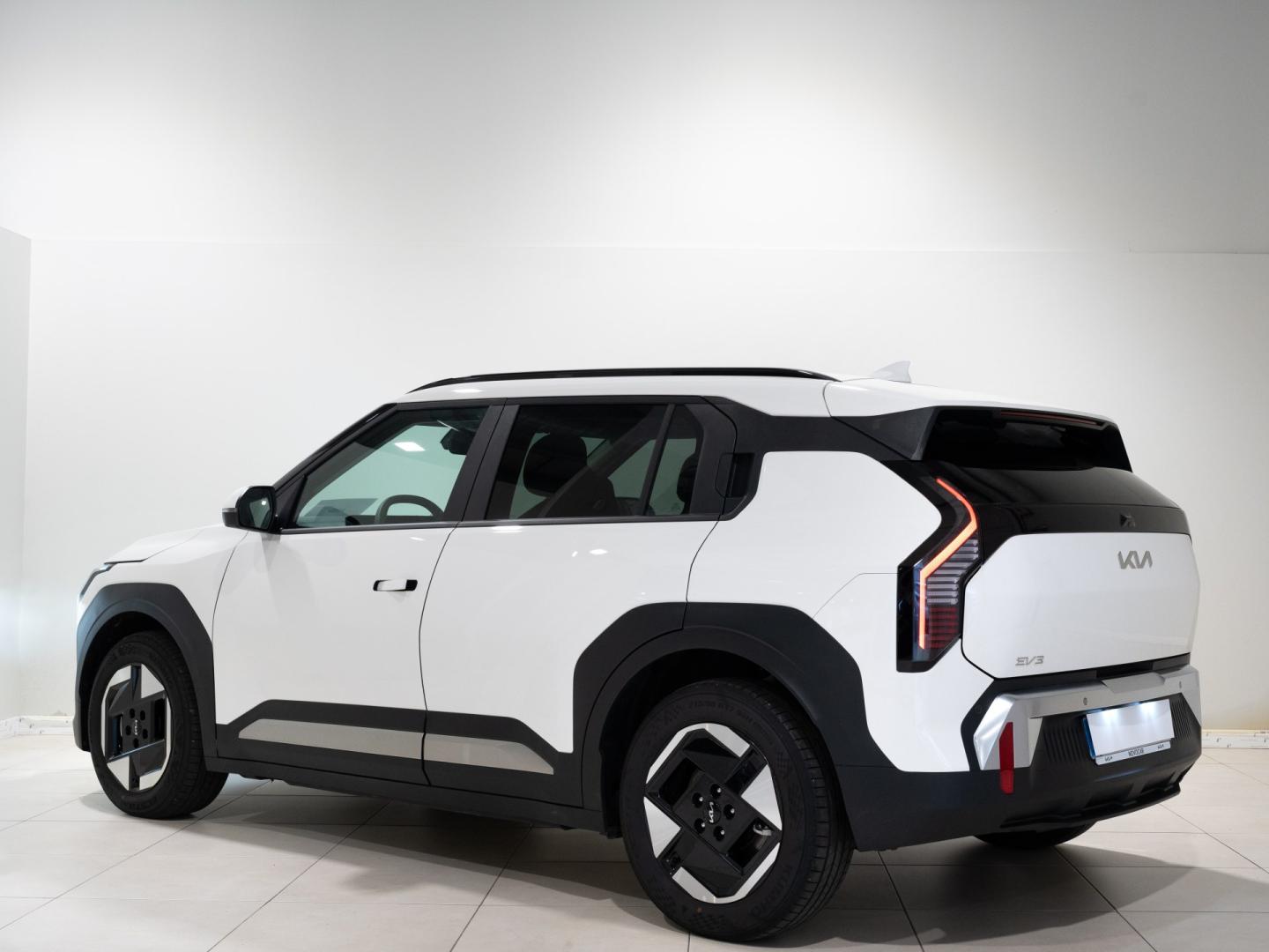 Kia EV3 Earth Long Range