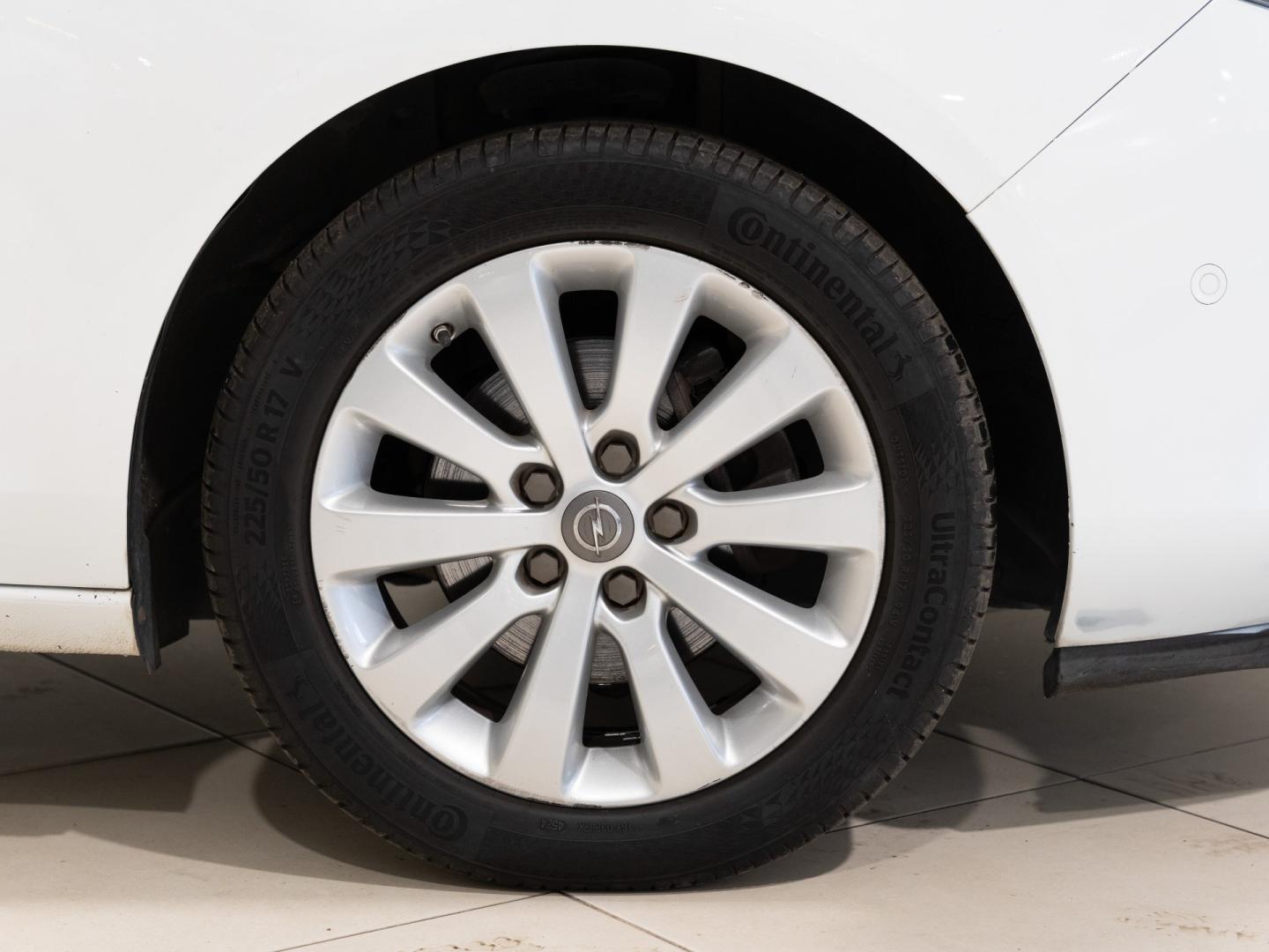 Opel Zafira Tourer 1.4 T 103kW (140CV) Excellence Auto 17