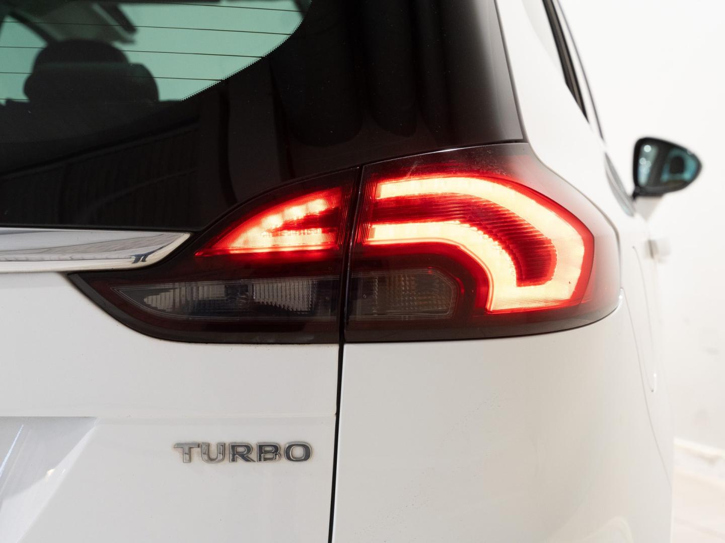 Opel Zafira Tourer 1.4 T 103kW (140CV) Excellence Auto 17