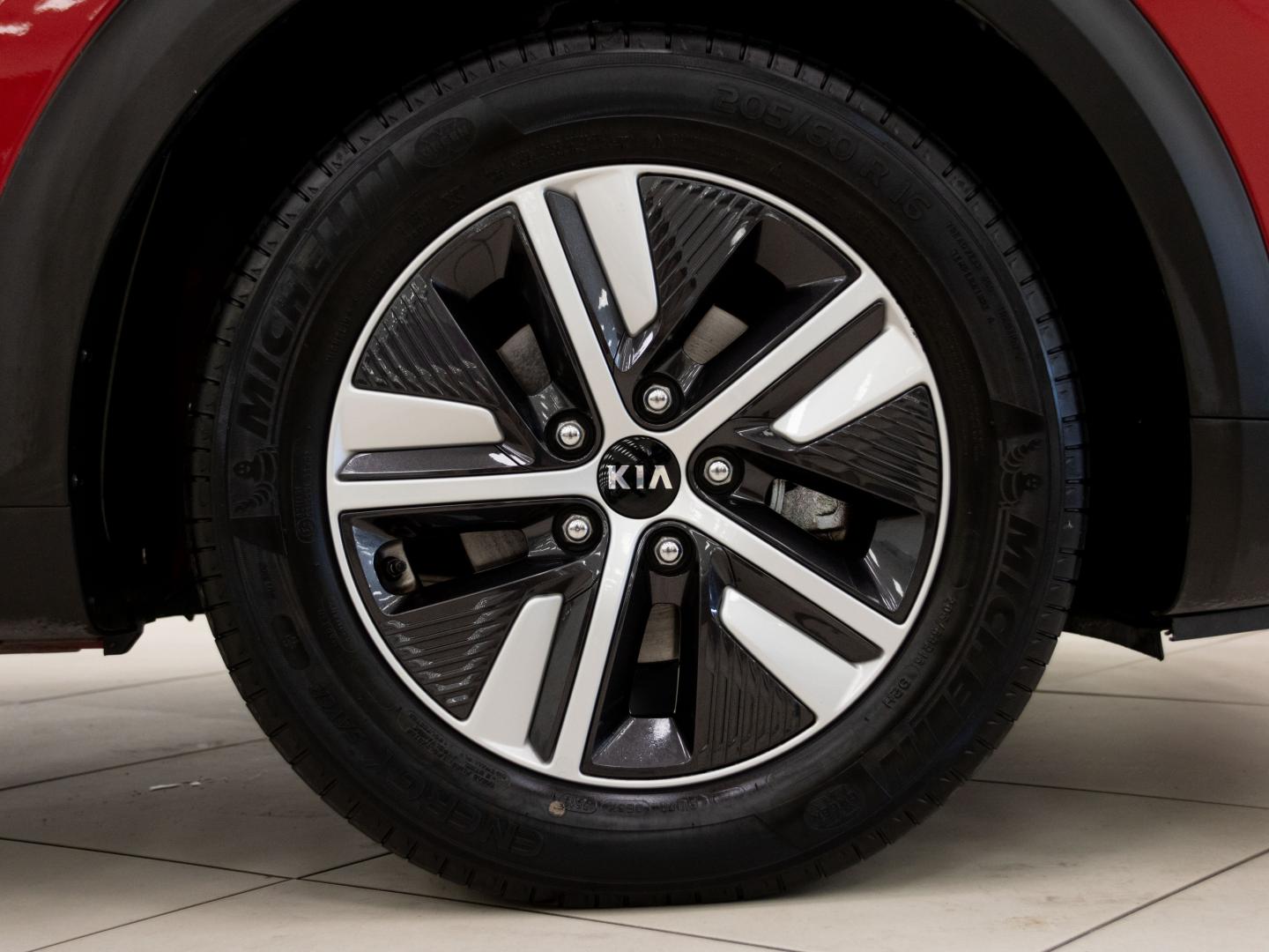 Kia Niro 1.6 GDi HEV 104kW (141CV) Drive