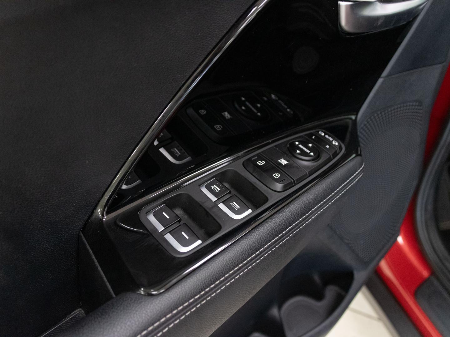 Kia Niro 1.6 GDi HEV 104kW (141CV) Drive