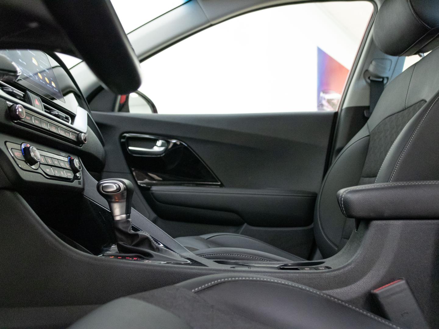 Kia Niro 1.6 GDi HEV 104kW (141CV) Drive