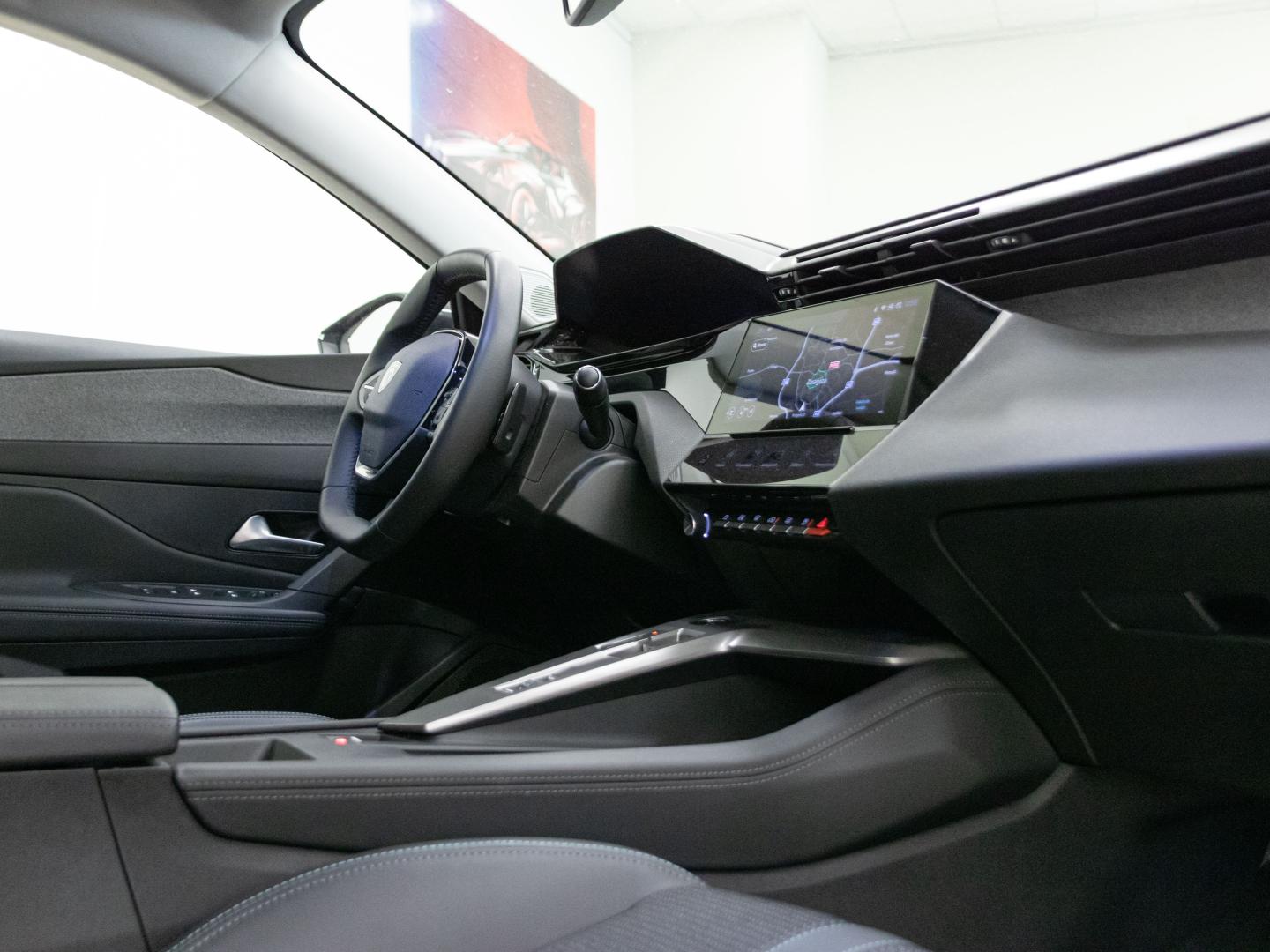 Peugeot 308 5P Allure BlueHDi 130 S&S EAT8