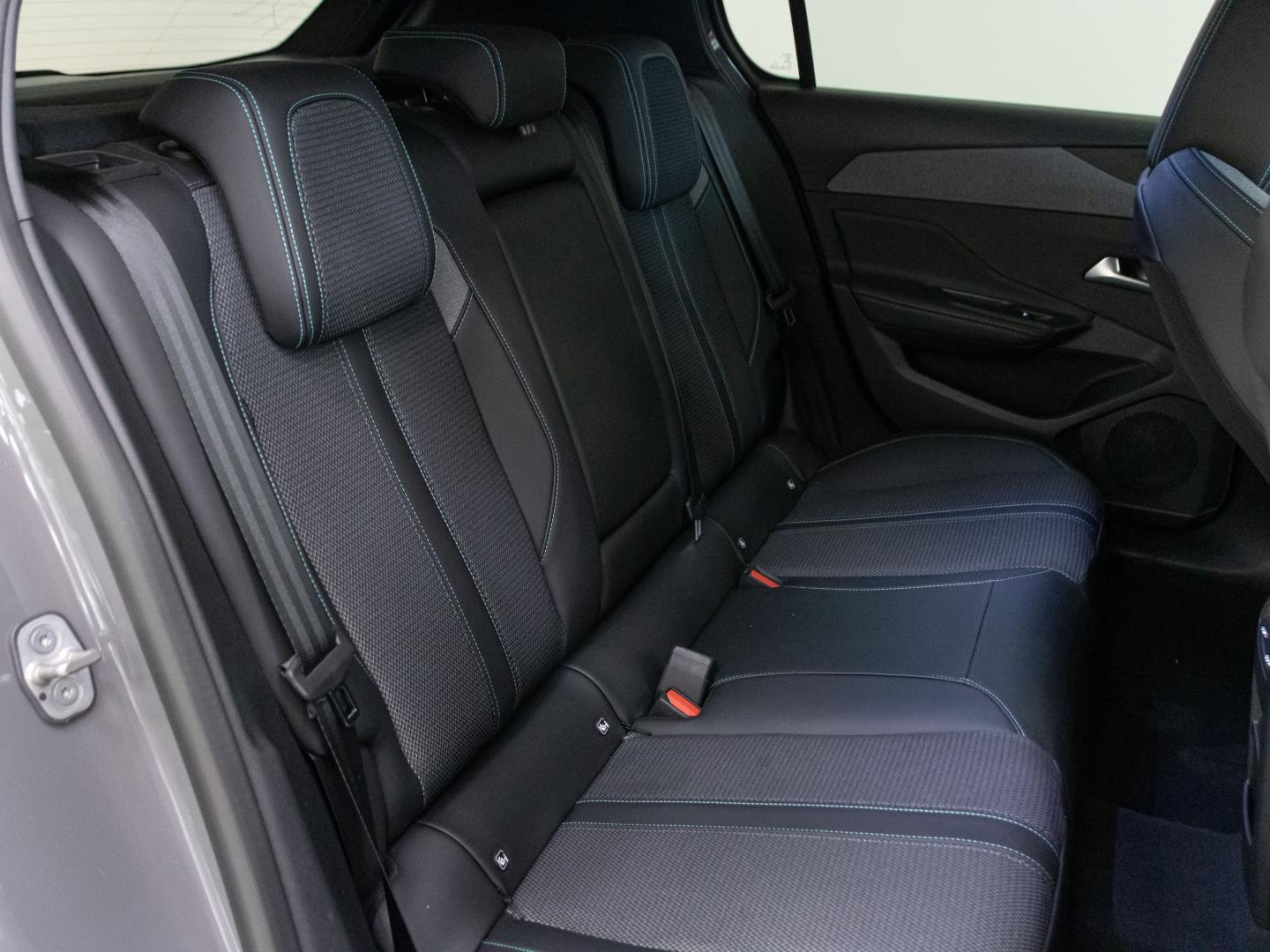 Peugeot 308 5P Allure BlueHDi 130 S&S EAT8