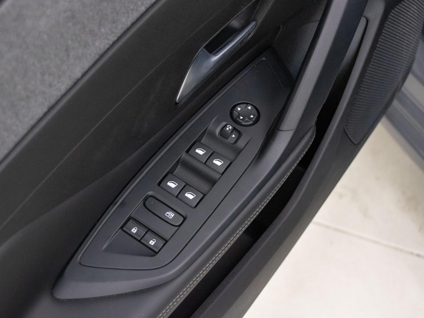 Peugeot 308 5P Allure BlueHDi 130 S&S EAT8