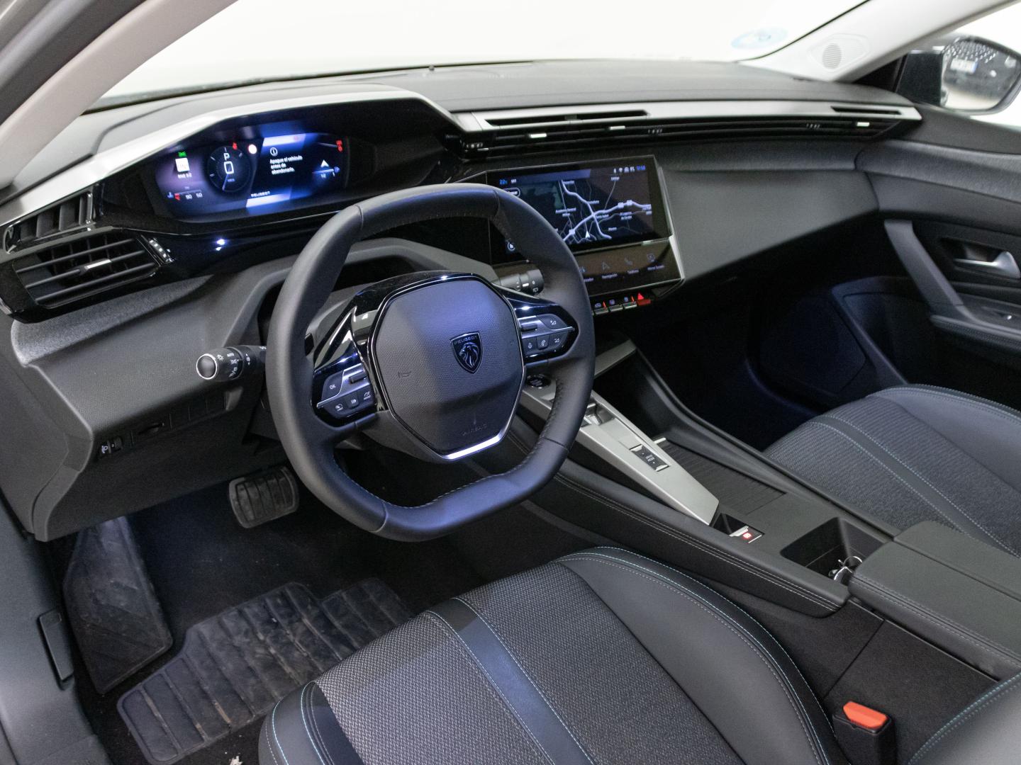 Peugeot 308 5P Allure BlueHDi 130 S&S EAT8