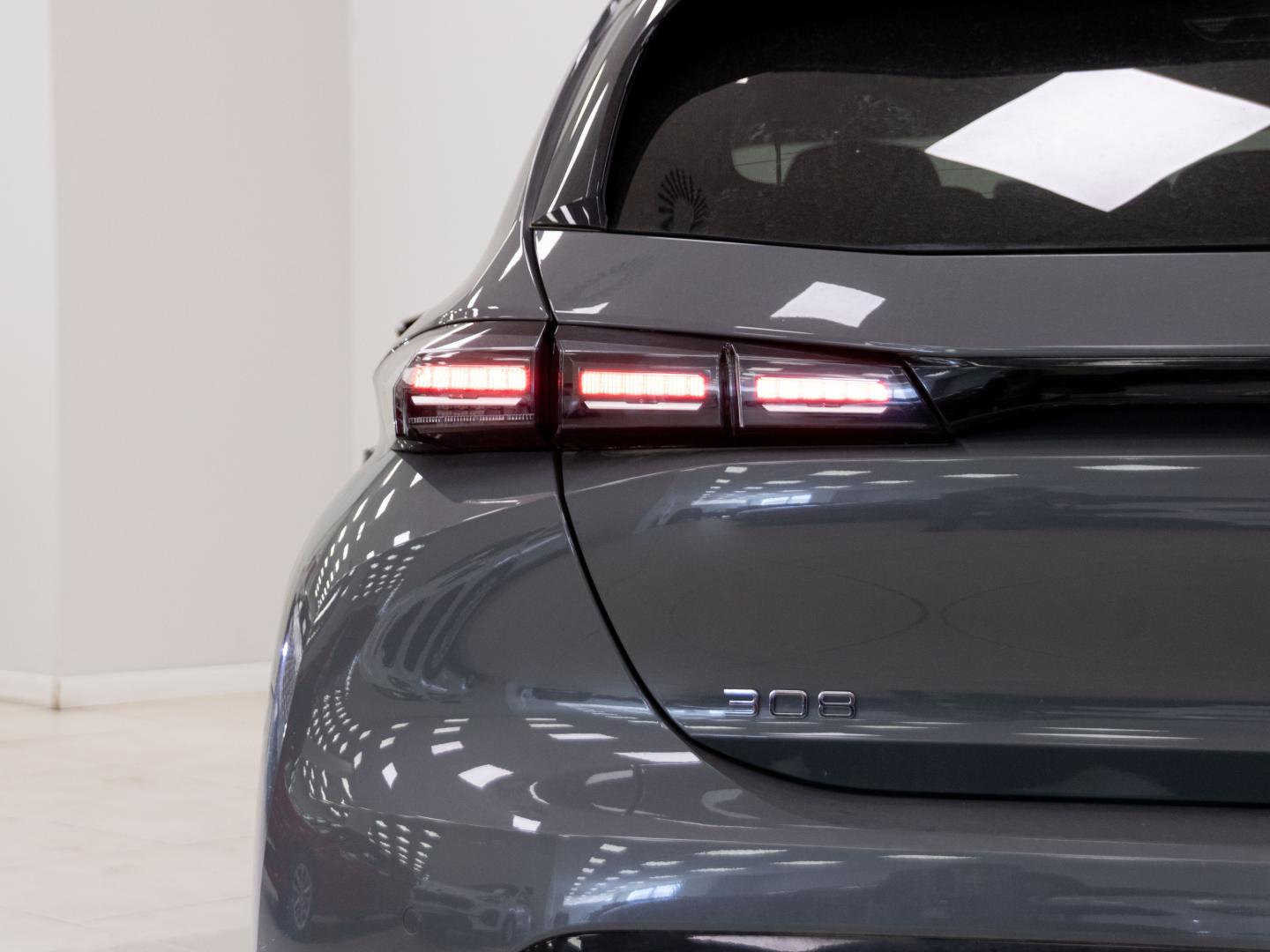 Peugeot 308 5P Allure BlueHDi 130 S&S EAT8