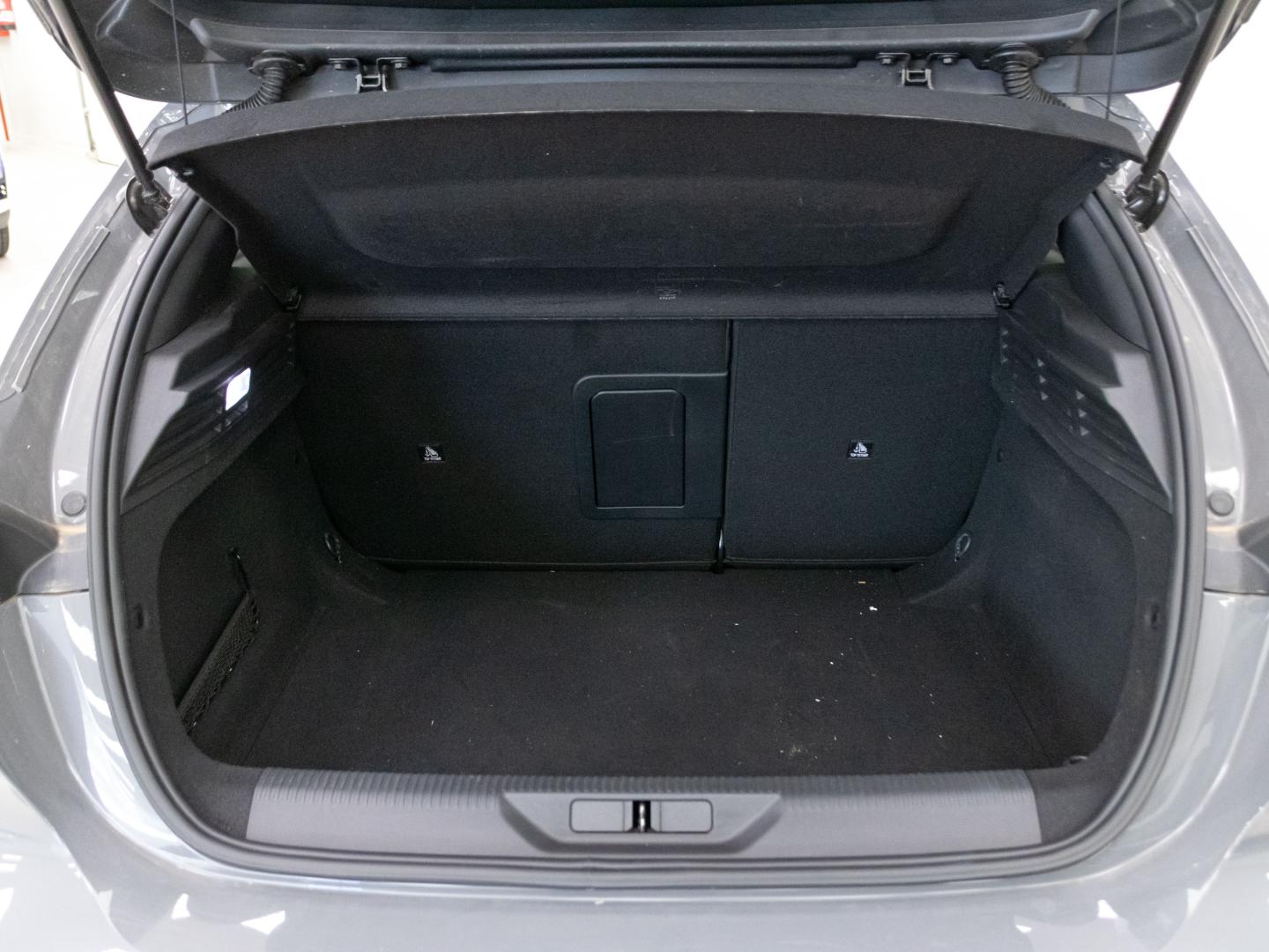 Peugeot 308 5P Allure BlueHDi 130 S&S EAT8