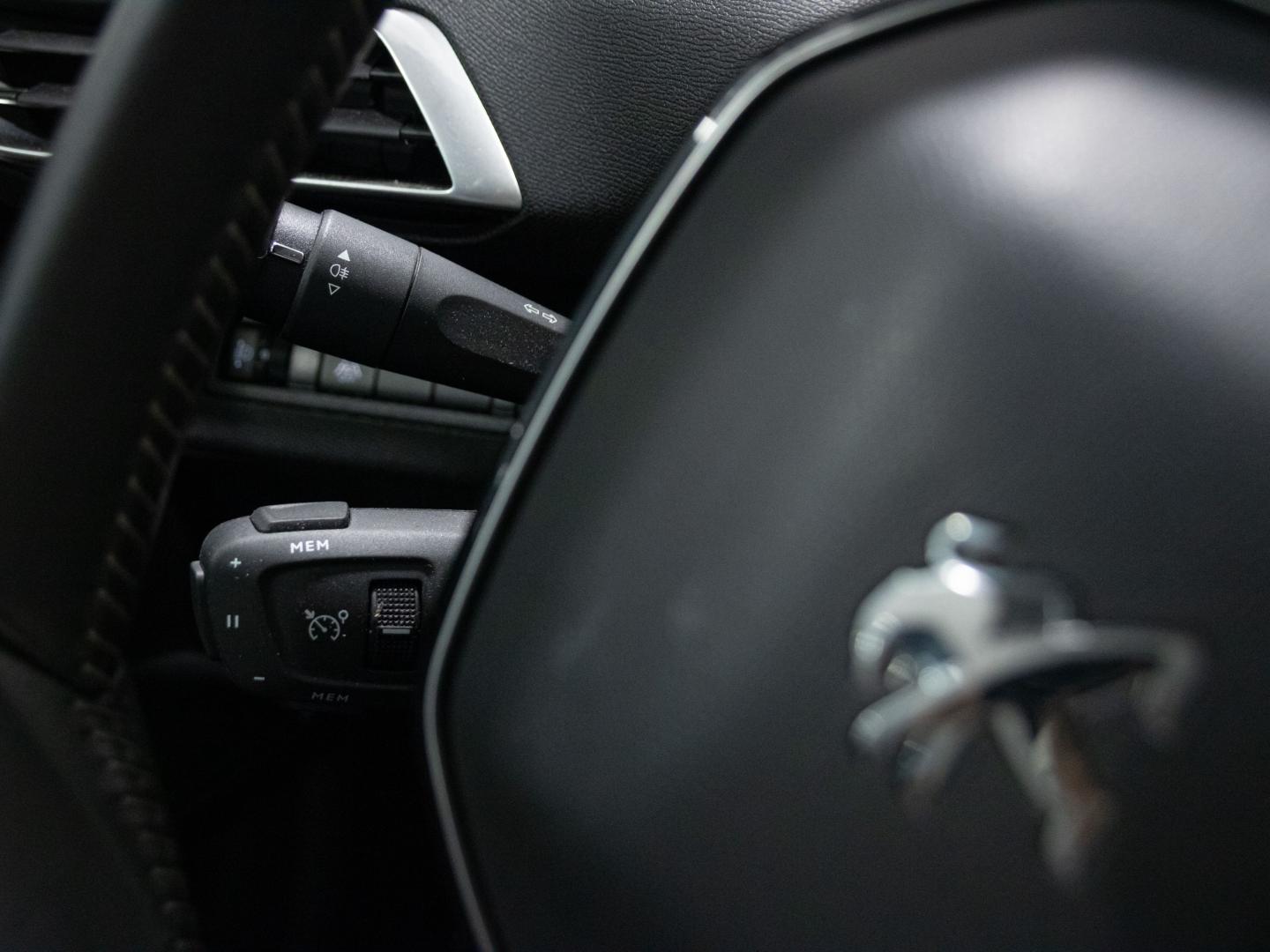 Peugeot 3008 1.2 PureTech 96KW (130CV) S&S Allure